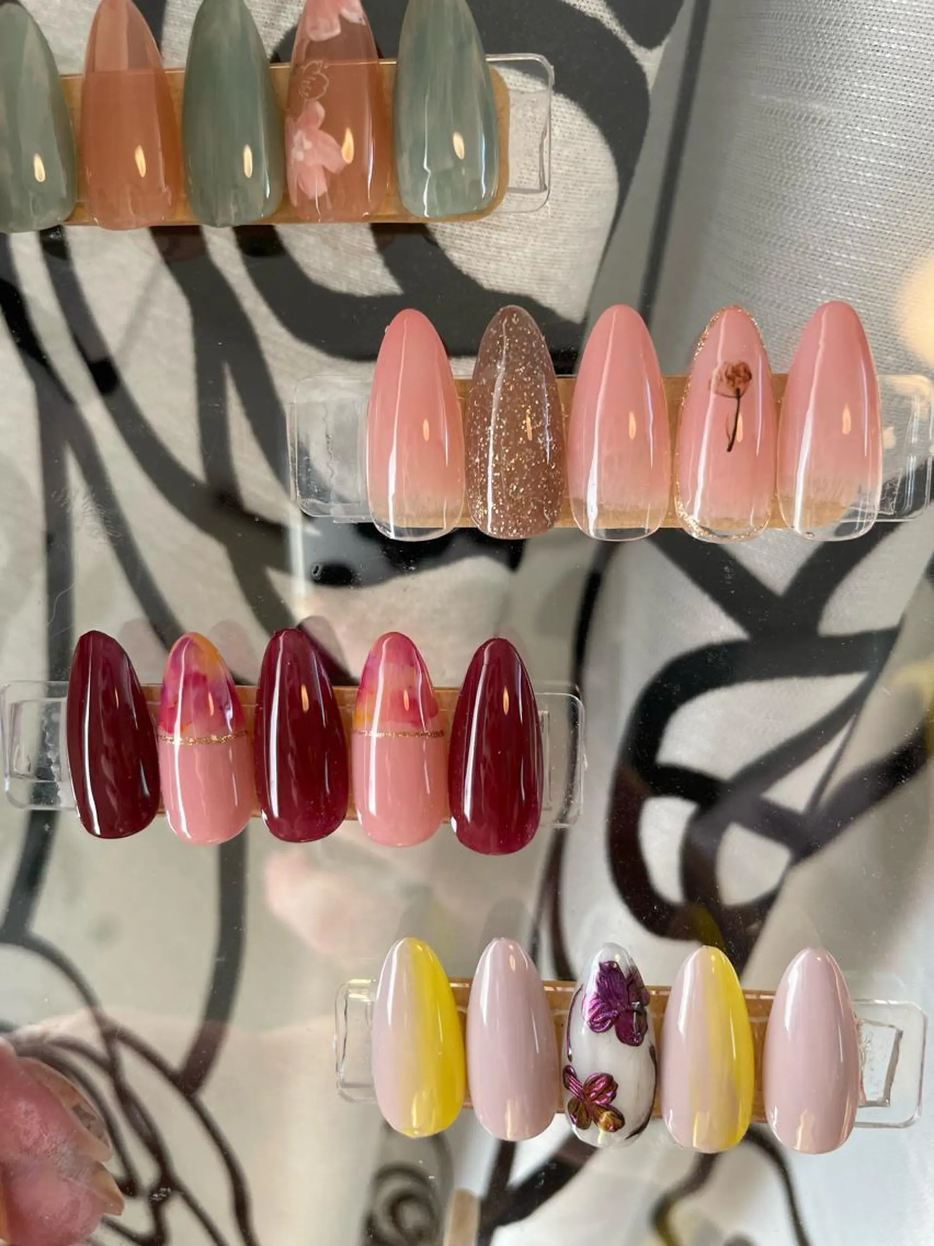ネイル シンプルネイル フットネイル oki nailのネイルデザイン