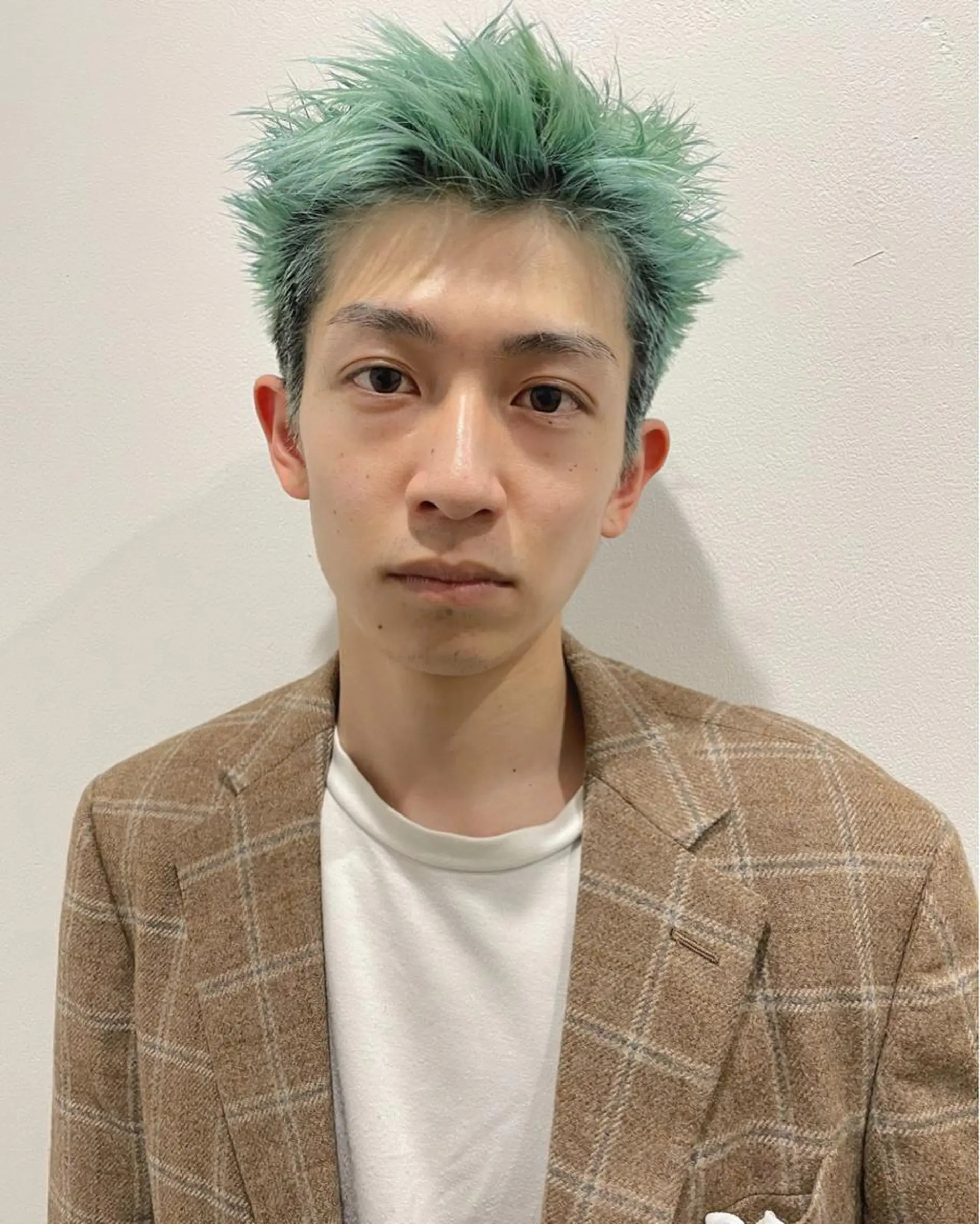 カラー メンズ スパイキーショート ミント ミントグリーン カット ヘアカラー トリートメント Loom.所属・村上雅人 ナチュラルモードのヘアスタイル