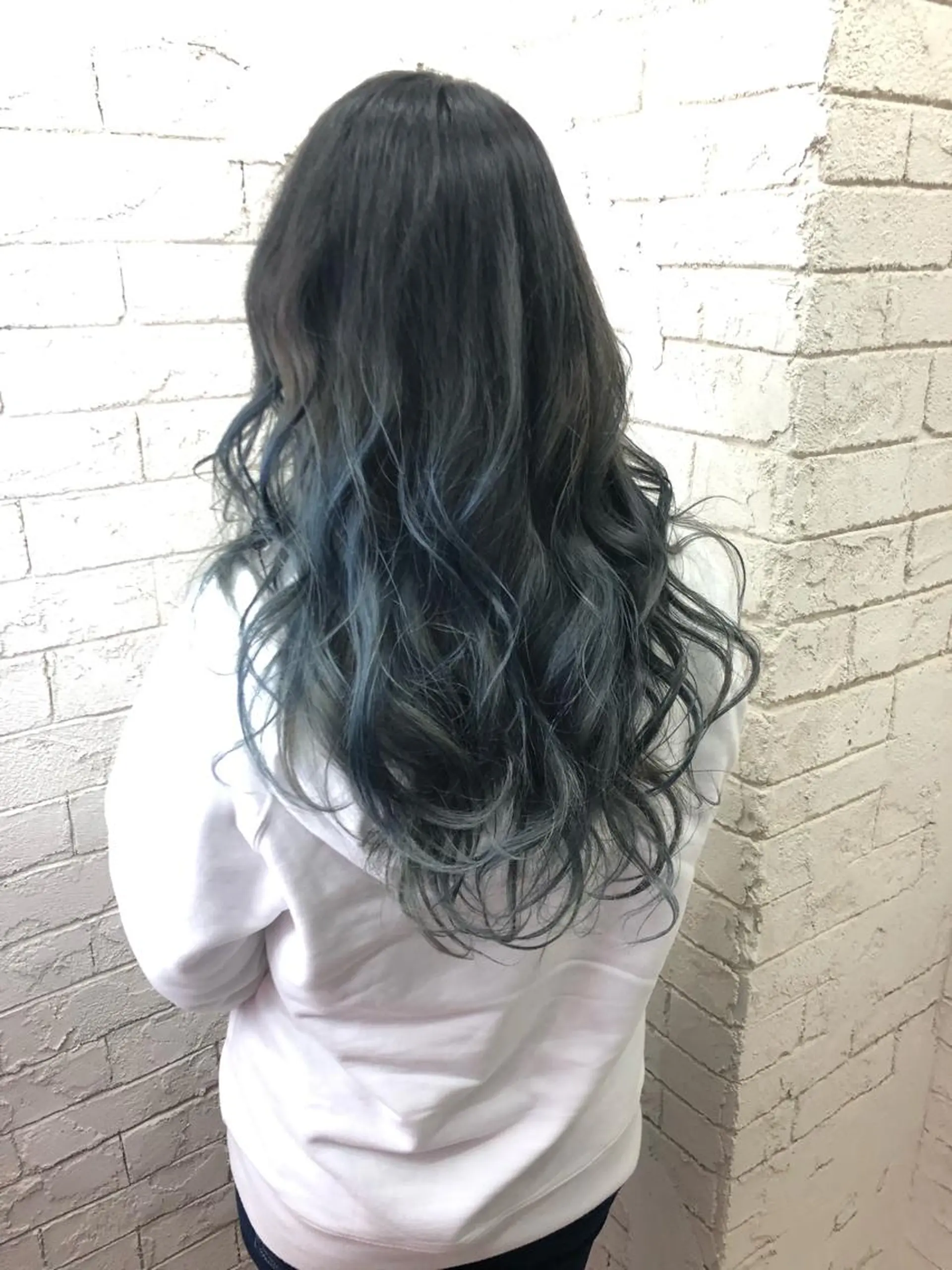 セミロング カラー ヘアアレンジ ブルーカラー ブルージュ グラデーションカラー 🧙『店長』平田 祥己✨のヘアスタイル
