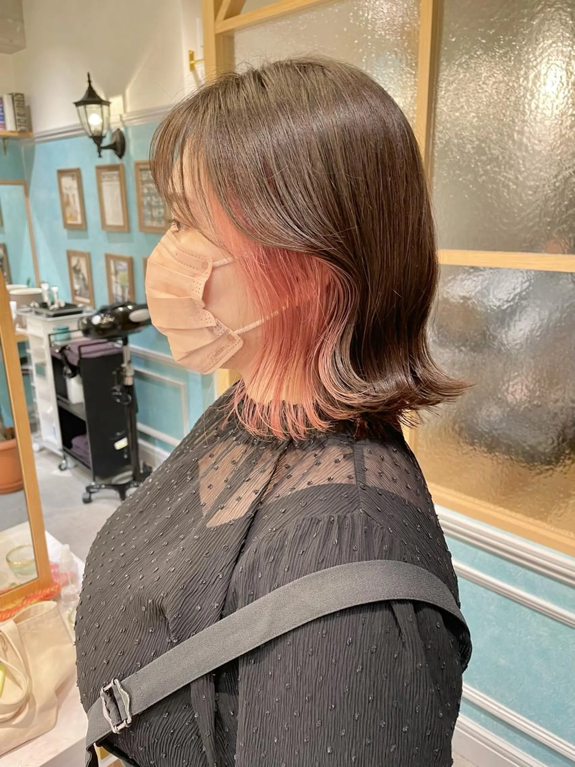 ミディアム カラー ベージュカラー イヤリングカラー インナーカラー ピンクカラー ピンクベージュ 小泉 葵のヘアスタイル