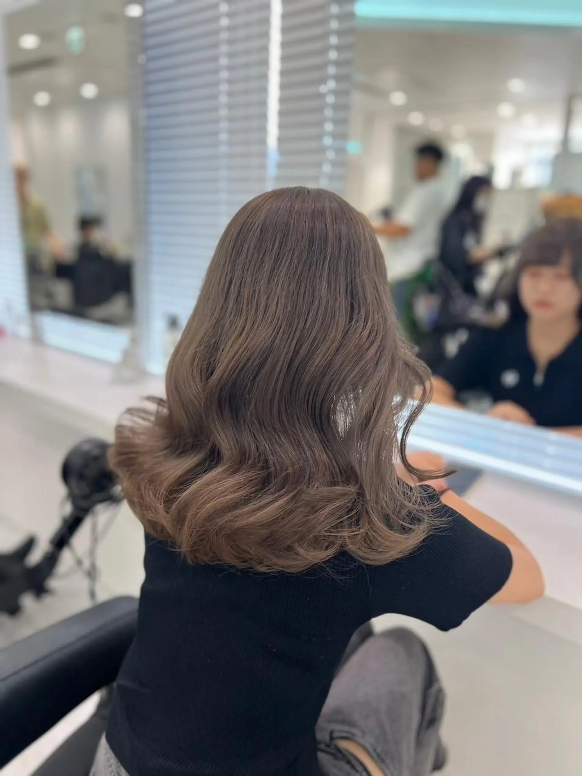 カラー カット ヘアカラー トリートメント ヘアセット 透ける淡色🏹ミルク ティー🤎渋谷のヘアスタイル