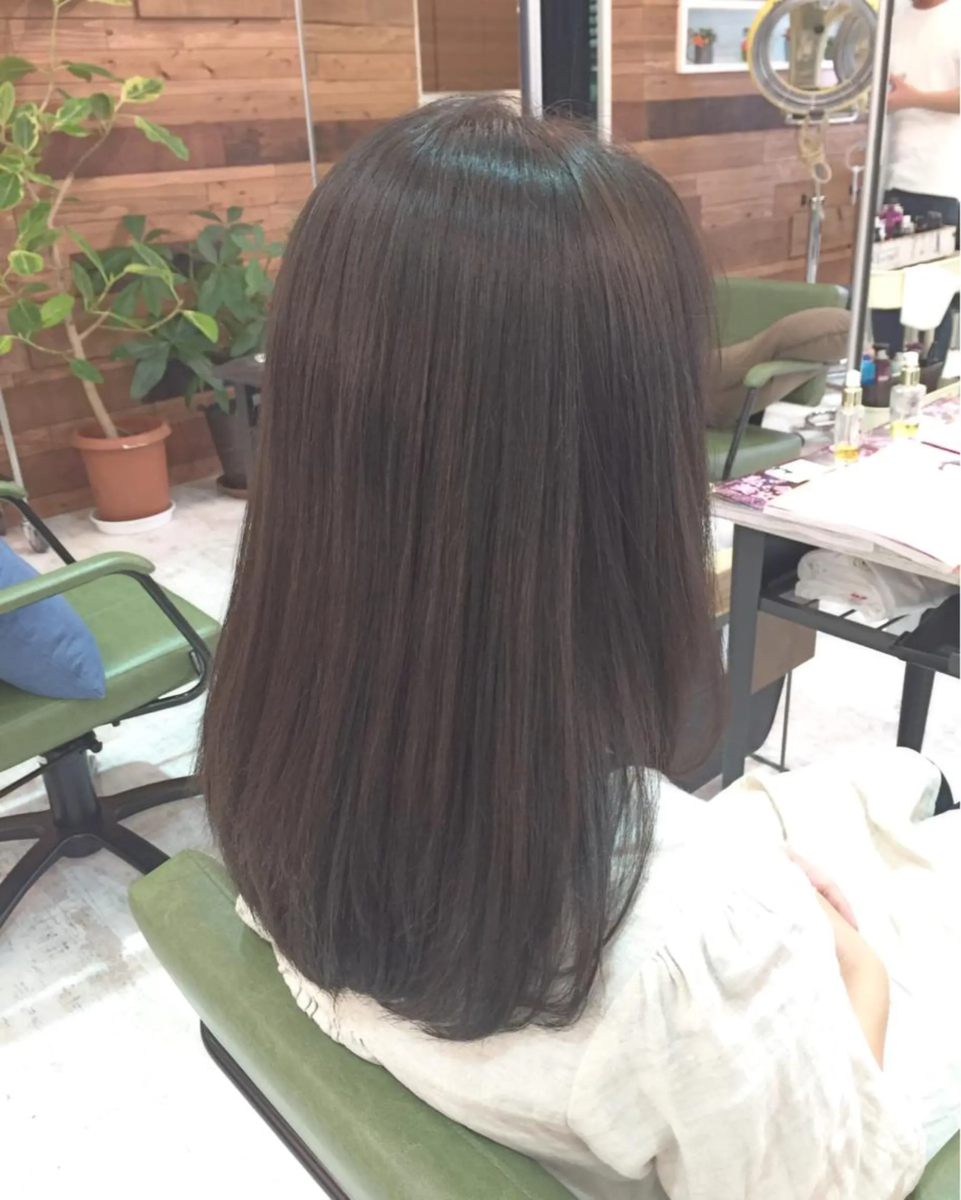 セミロング ロング カラー グレージュ イルミナカラー 青木 茂樹⭐️ 透明感カラーのヘアスタイル