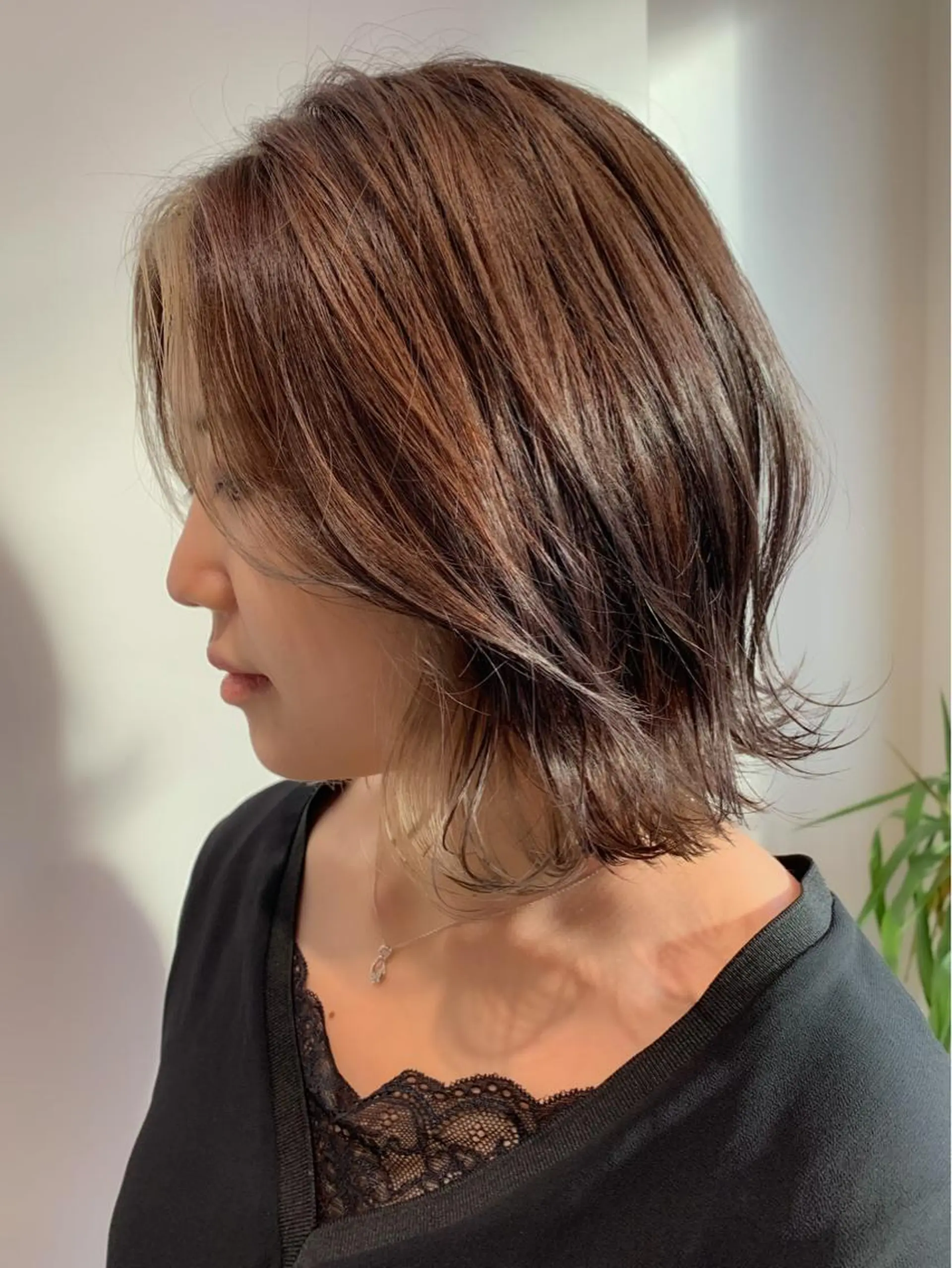 ミディアム カラー ミストバング  フェイスフレーミング ボブ 外ハネヘア ヘアカラー トリートメント Lien🌿Top Stylist沖田のヘアスタイル