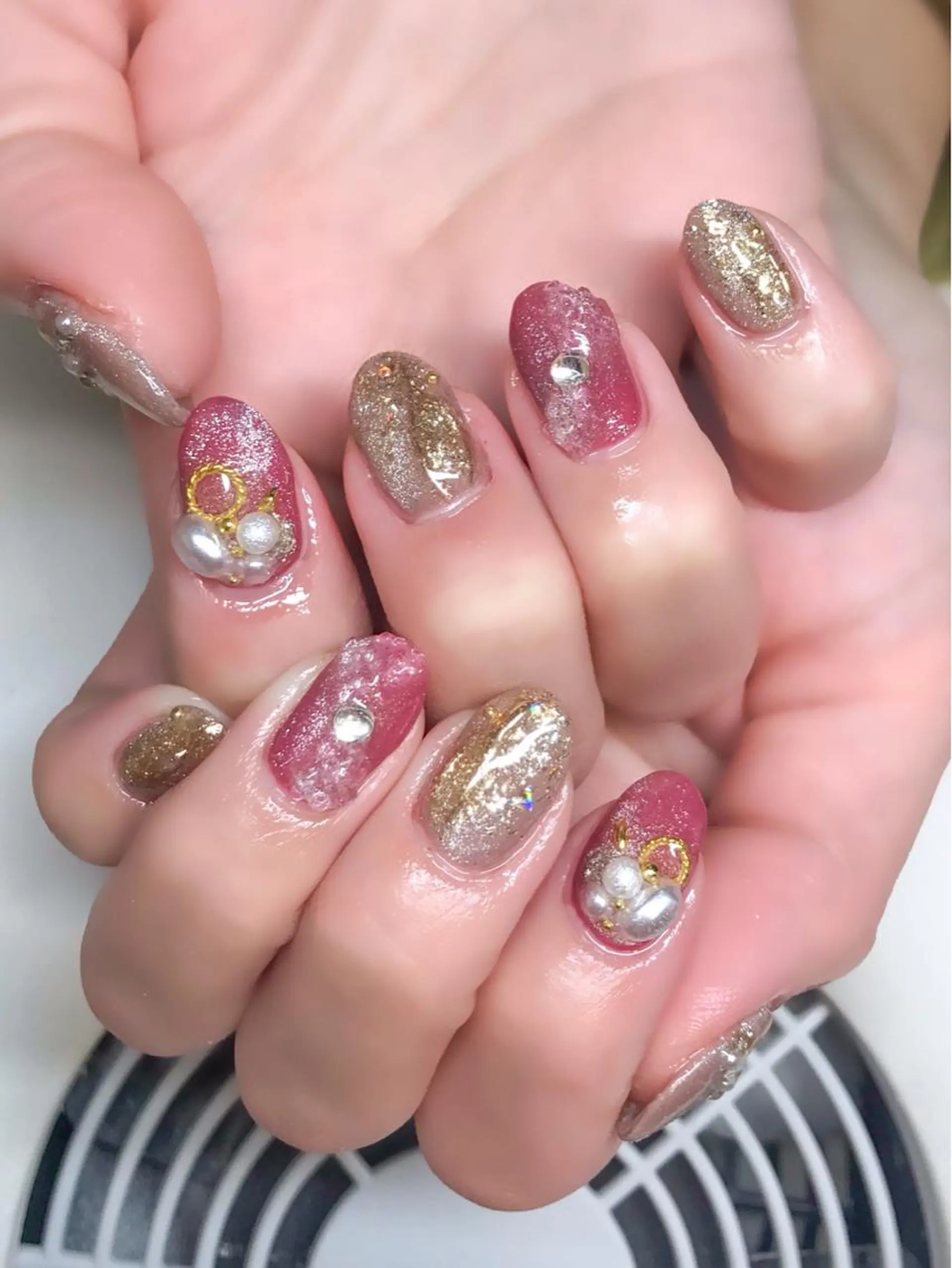 ネイル アートネイル ジェルネイル ゴールド ゴージャス マグネットネイル Nyanco Nailのネイルデザイン