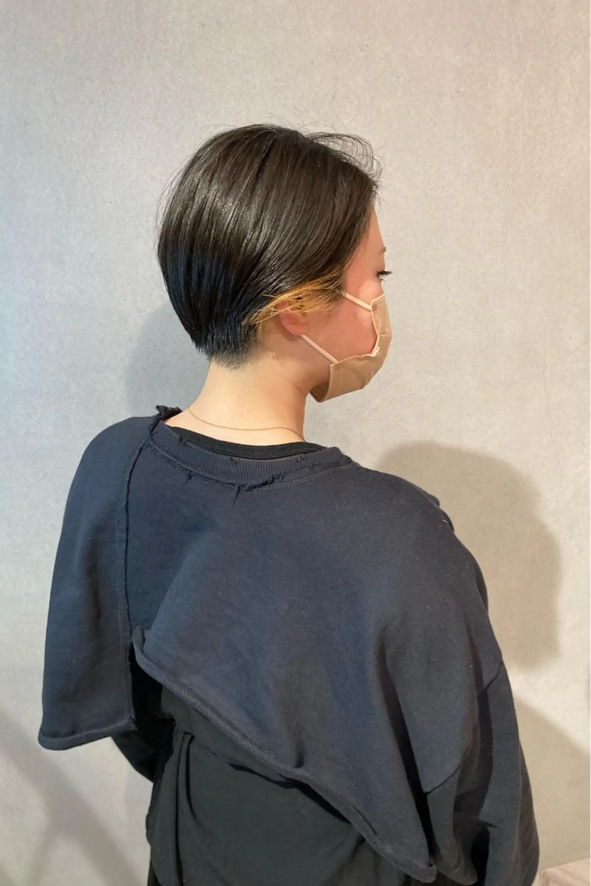 ショート カラー イヤリングカラー ショートヘア カット 縮毛矯正 トリートメント ボブ/透明感カラー /坂口恵梨子のヘアスタイル