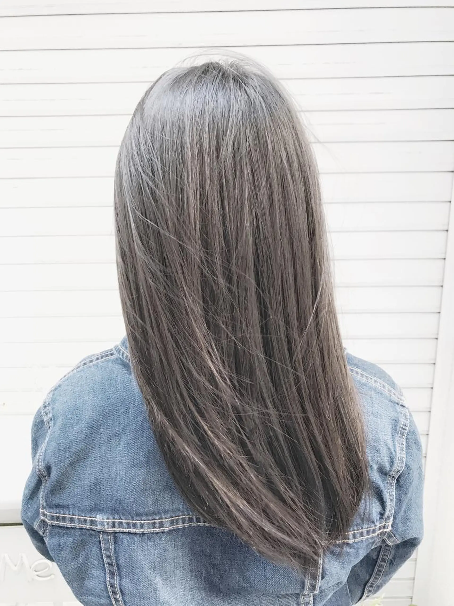 セミロング カラー ブルーカラー ラベンダーカラー 小沢 佑次のヘアスタイル