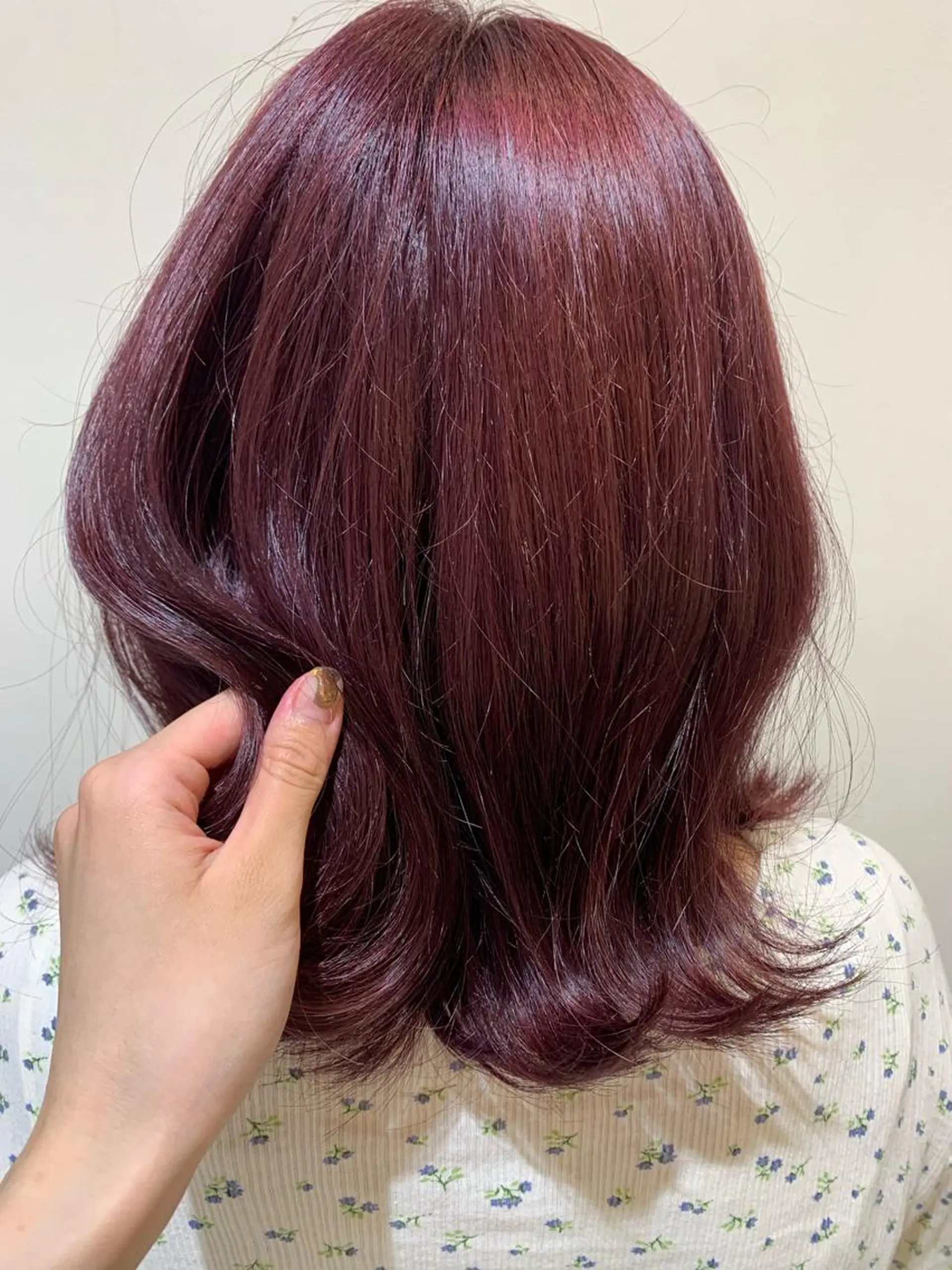 ミディアム ピンクラベンダー ワタナベ アオイのヘアスタイル