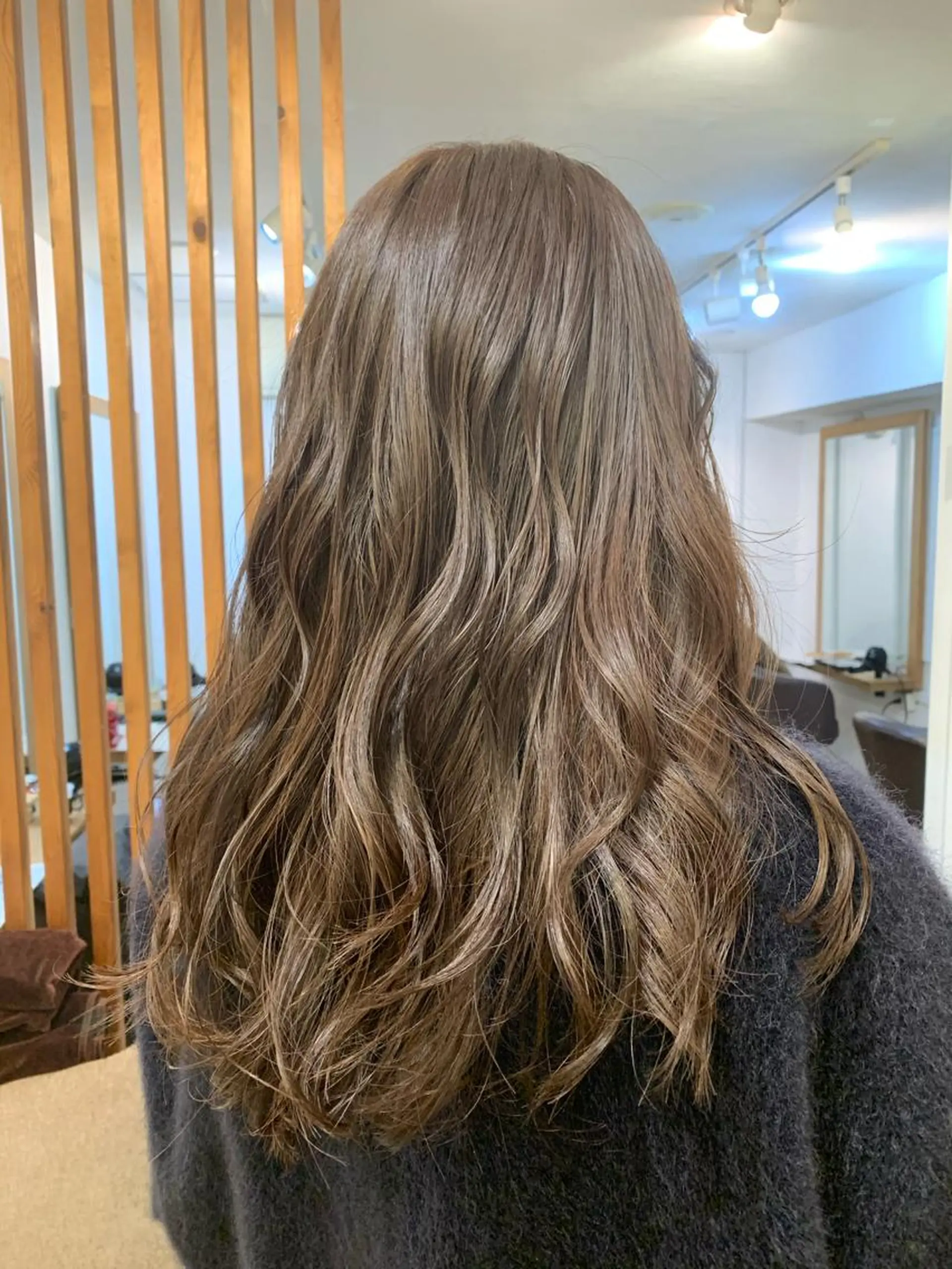 ロング カラー パーマ エンドウ ミノリ🤎 /半個室/レイヤーのヘアスタイル