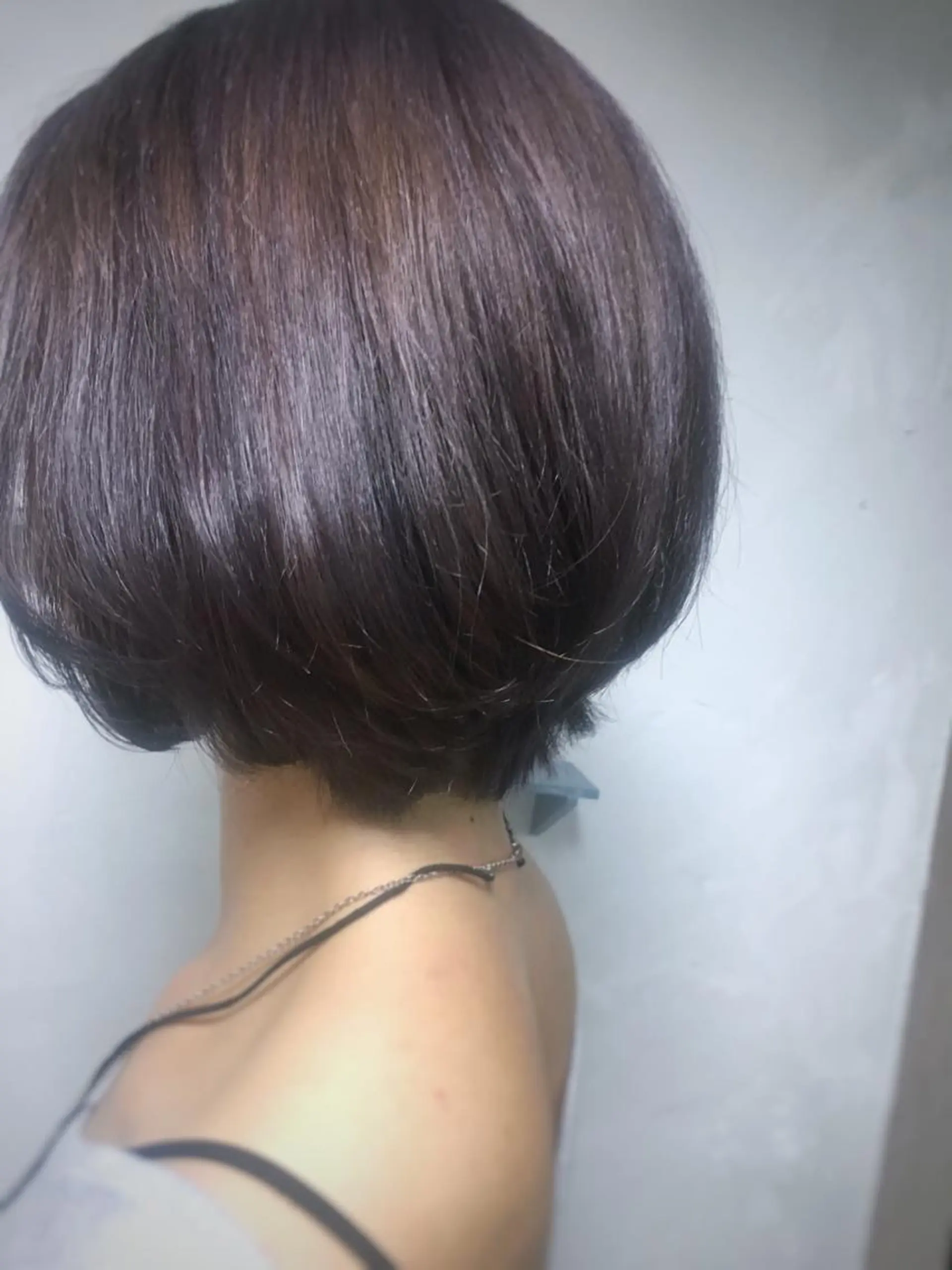 ショート カラー パーマ ヘアアレンジ ボブレイヤー アッシュ アッシュグレー ブリーチ 透明感カラー 推し活専用 【派手髪】飯野ゆかりのヘアスタイル