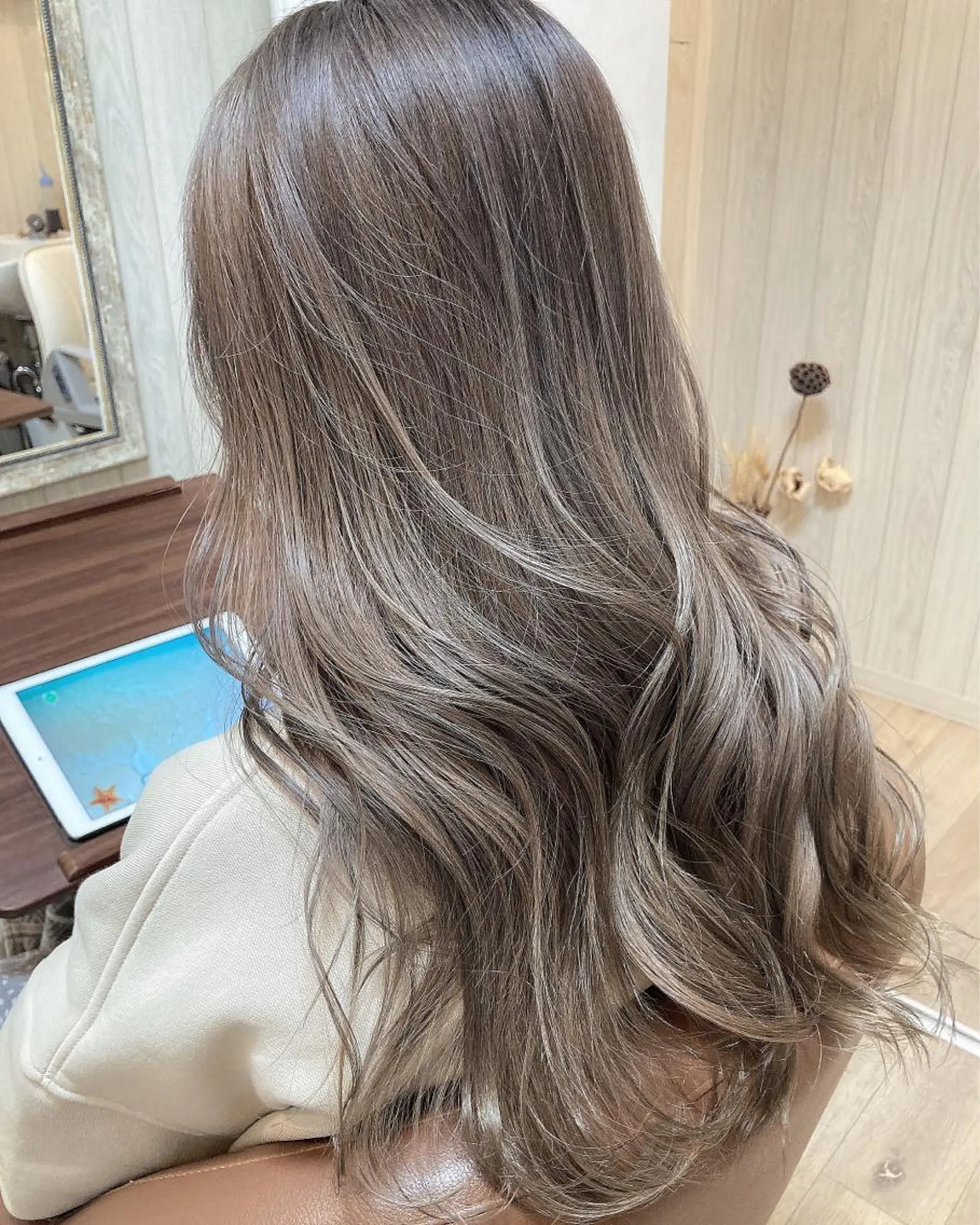 ロング カラー MERCI所属・マツモト コウダイのヘアスタイル
