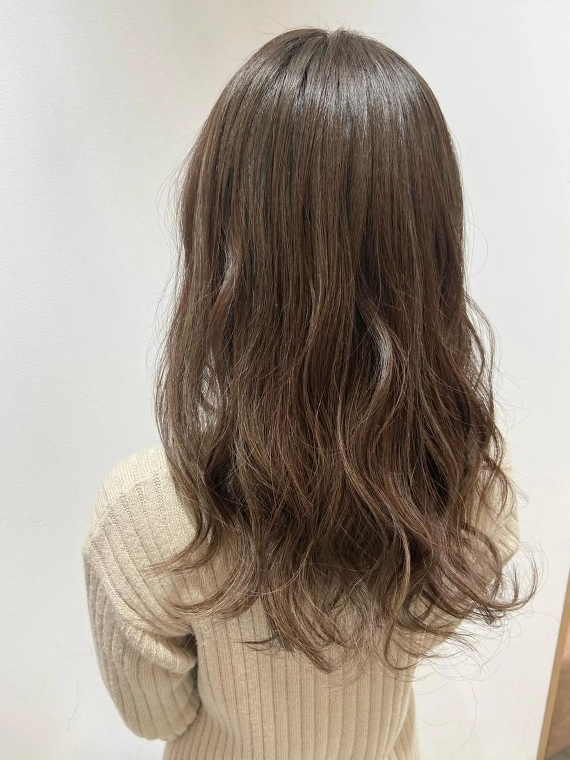 ミディアム カラー ヘアカラー 🐺ウルフ/レイヤー 似合わせ‎🤍沙羅のヘアスタイル