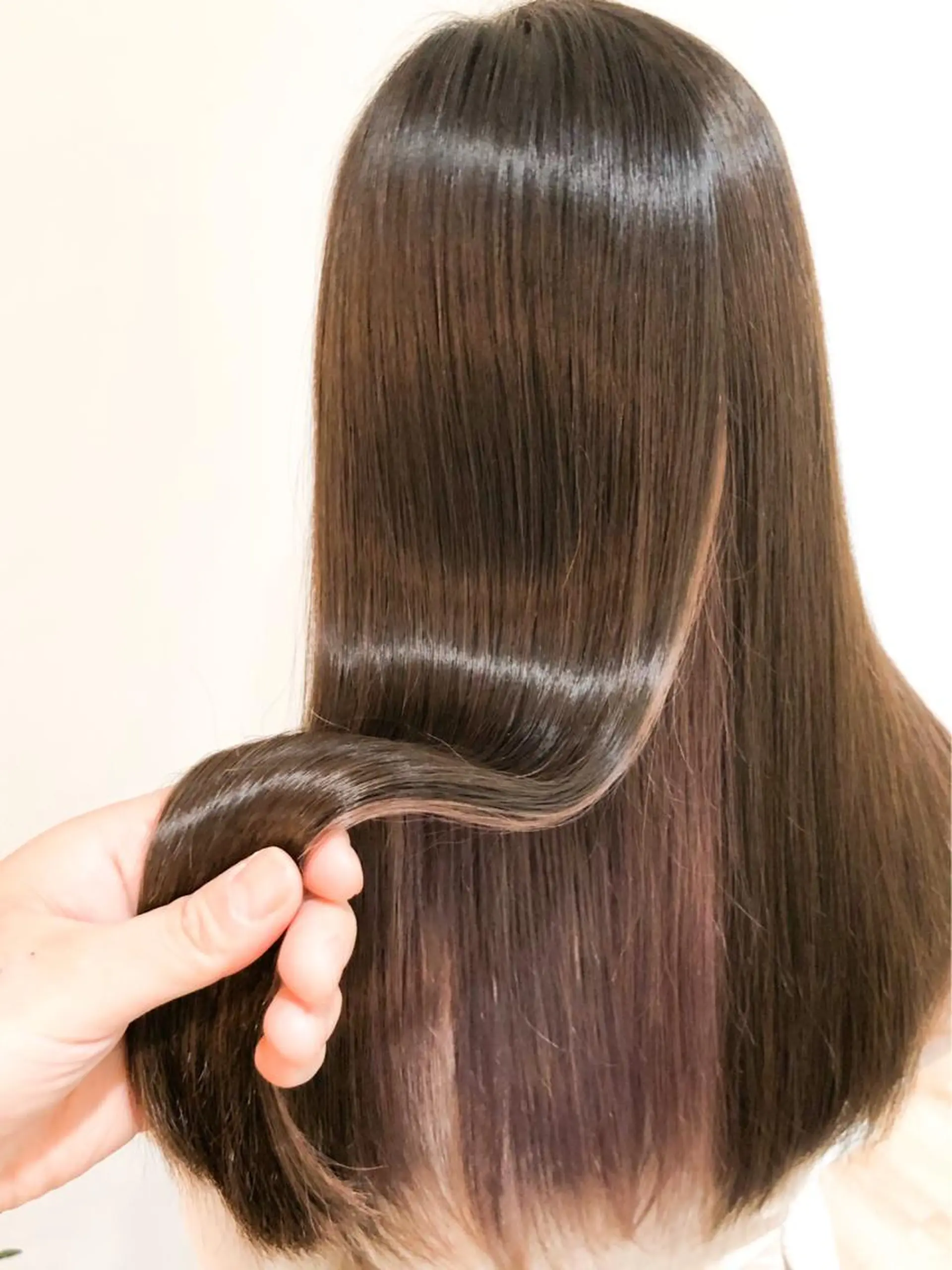 ロング カラー カット 縮毛矯正 トリートメント 新井 友菜のヘアスタイル