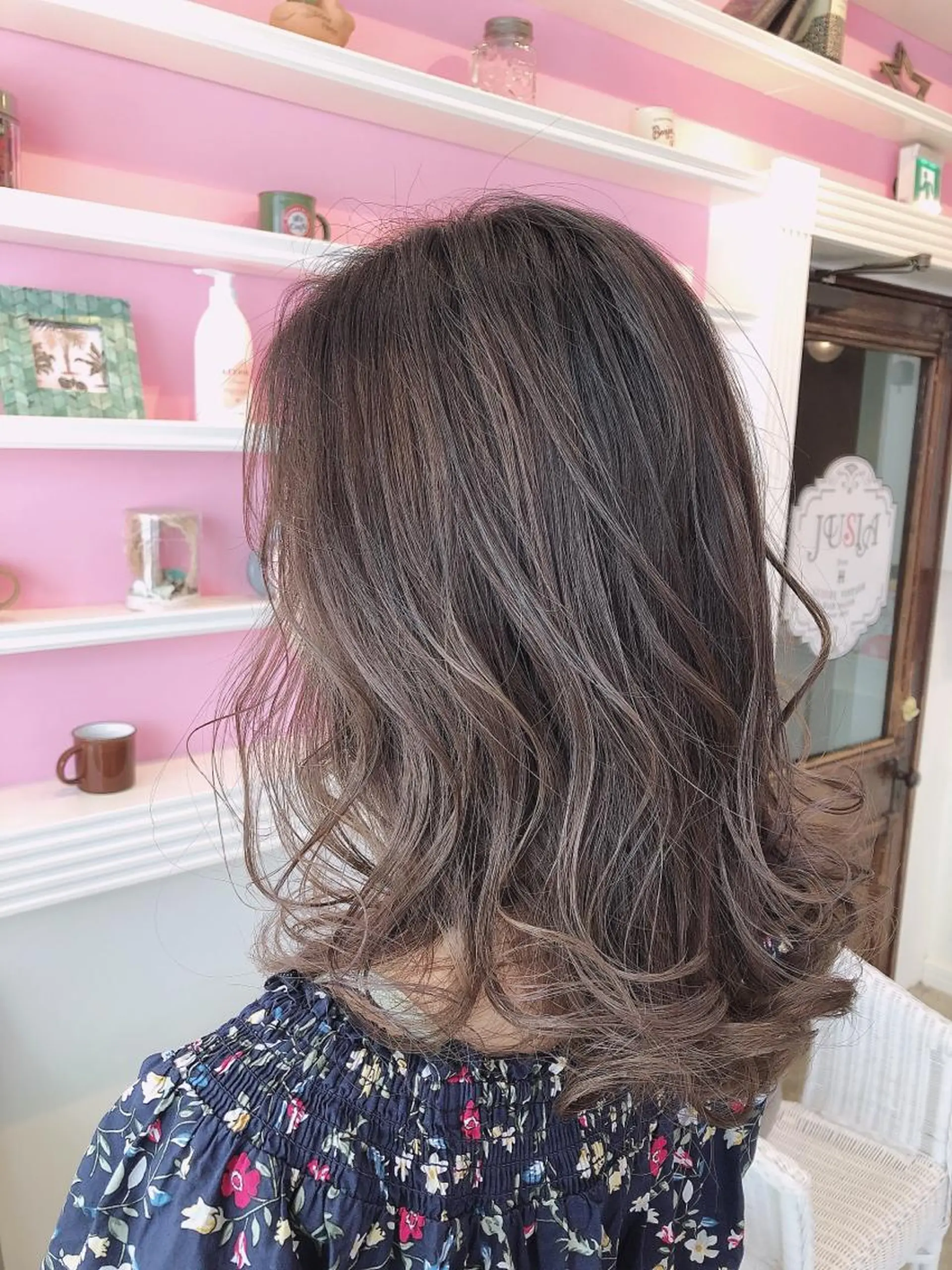 ミディアム カラー カット ヘアカラー トリートメント 浦山 和之のヘアスタイル