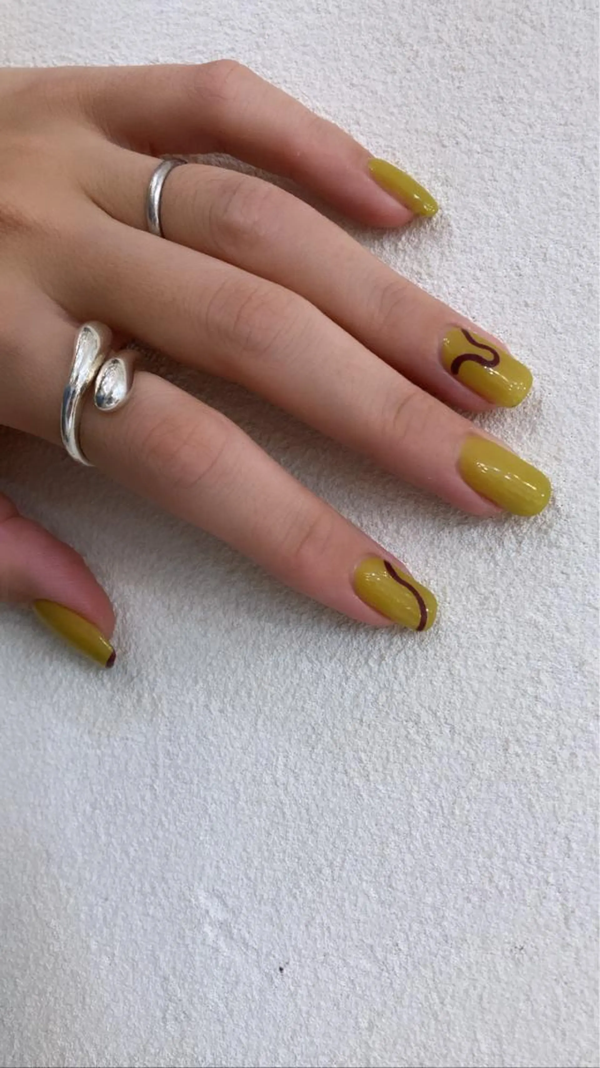 ネイル nailsalon hue所属・小山 羽奈のネイルデザイン