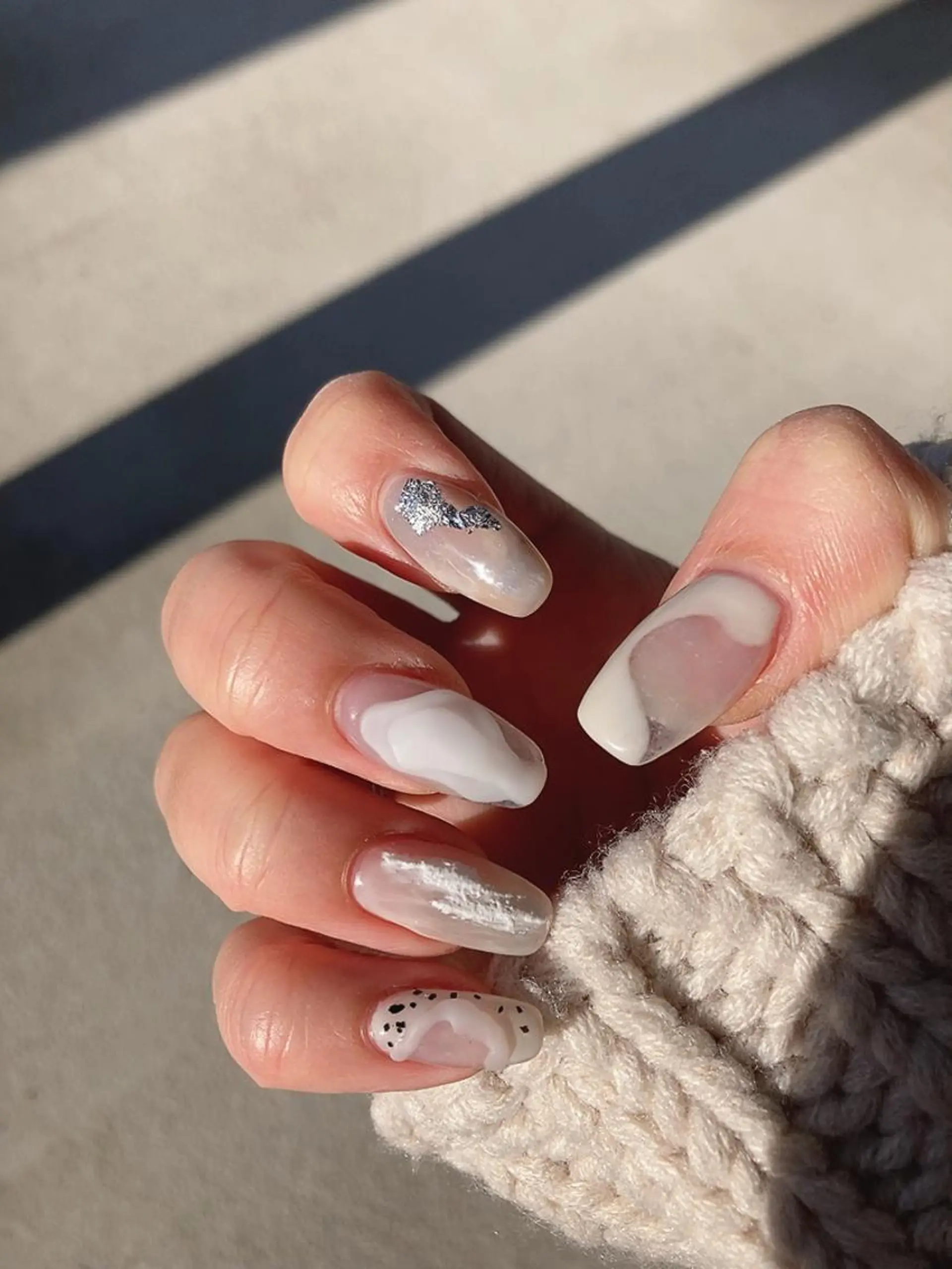 ネイル ニュアンスネイル ハンドネイル 𝐴𝑁𝑈𝐸 深爪育成専門サロンのネイルデザイン