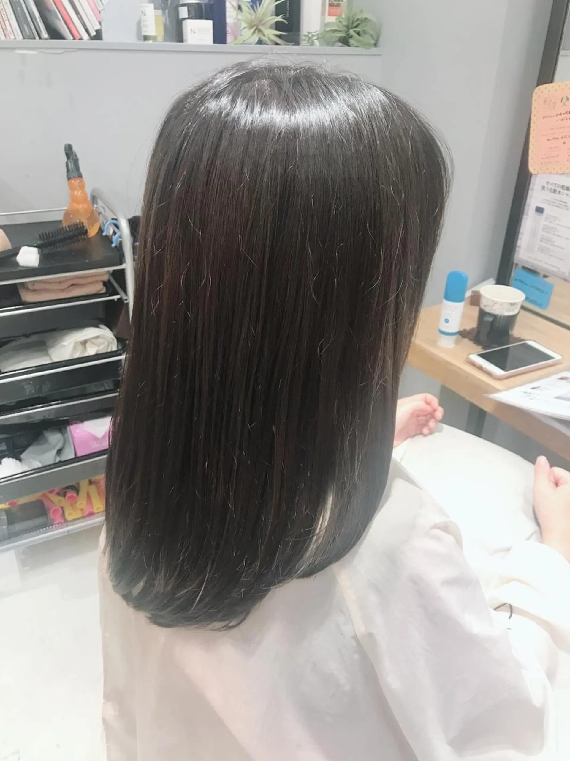 ミディアム カラー ブルーカラー ブルーグレー ブルーグレージュ グレージュ SALOWIN Frente店所属・個室で似合わせ好印象 🧡外山弥千代のヘアスタイル