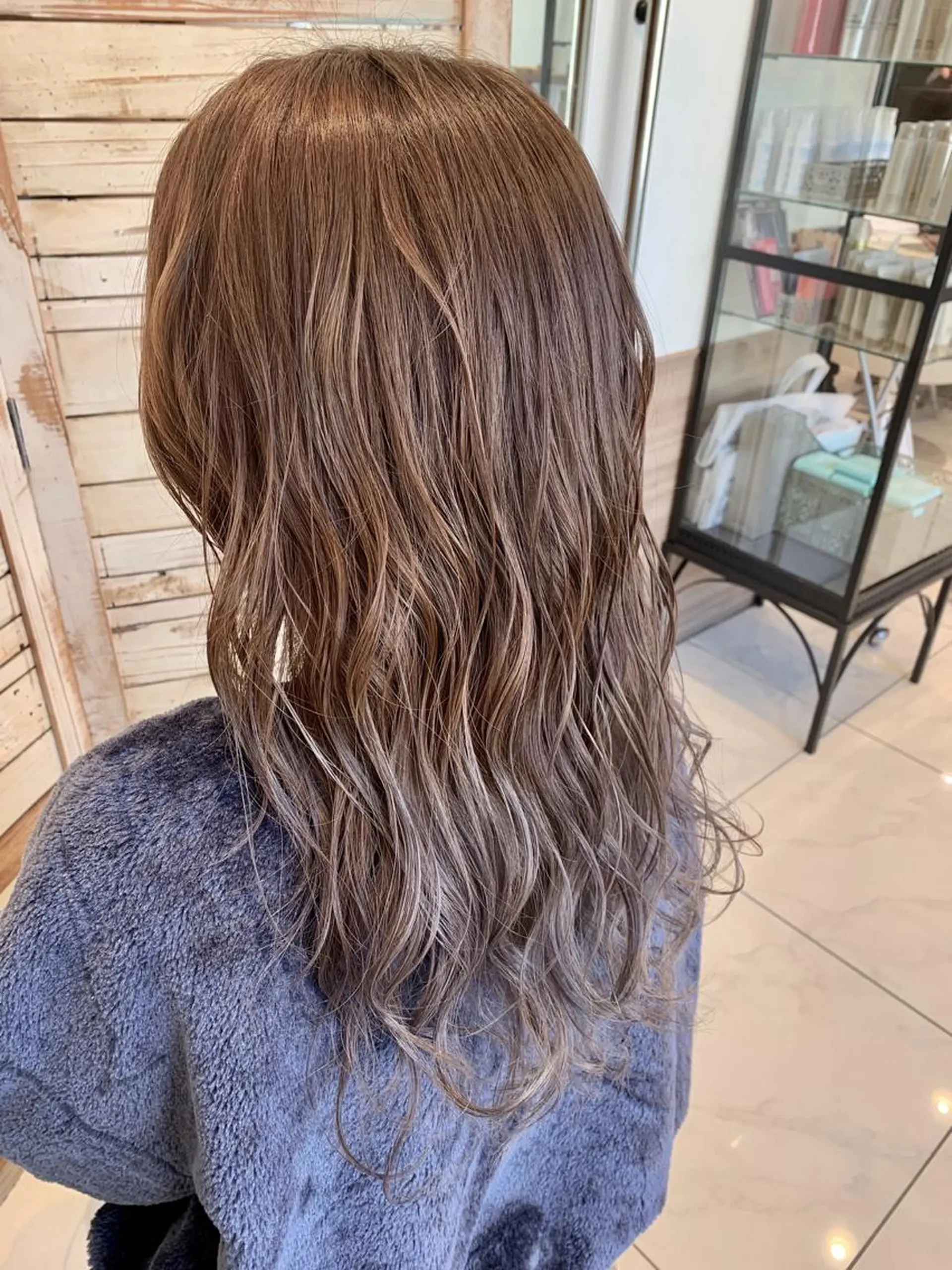 ロング カラー ヘアカラー トリートメント 島袋 ナオユキのヘアスタイル