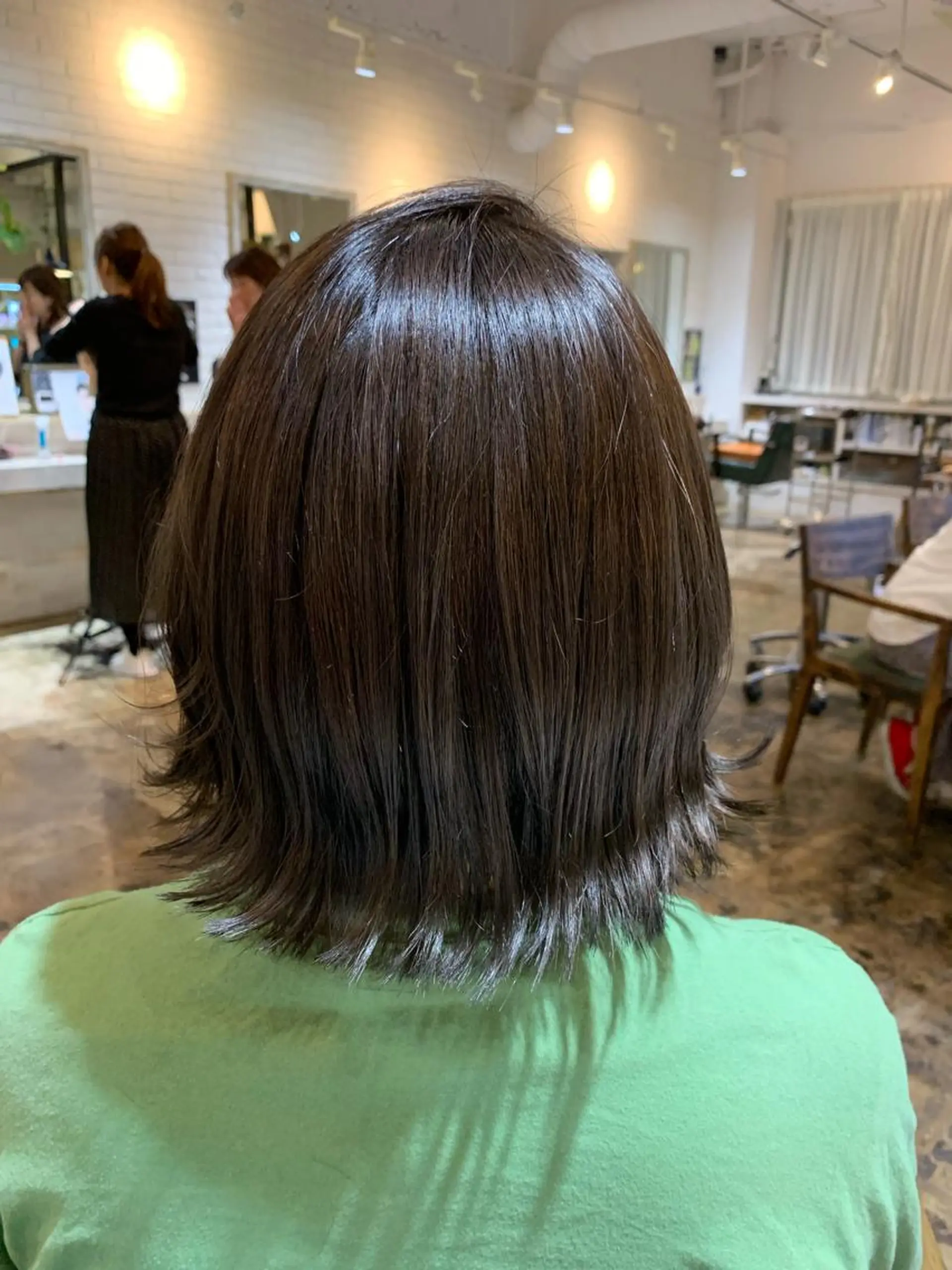ショート カラー アッシュ アッシュブラウン ブラウンカラー ボブ 外ハネヘア 板倉 花連のヘアスタイル
