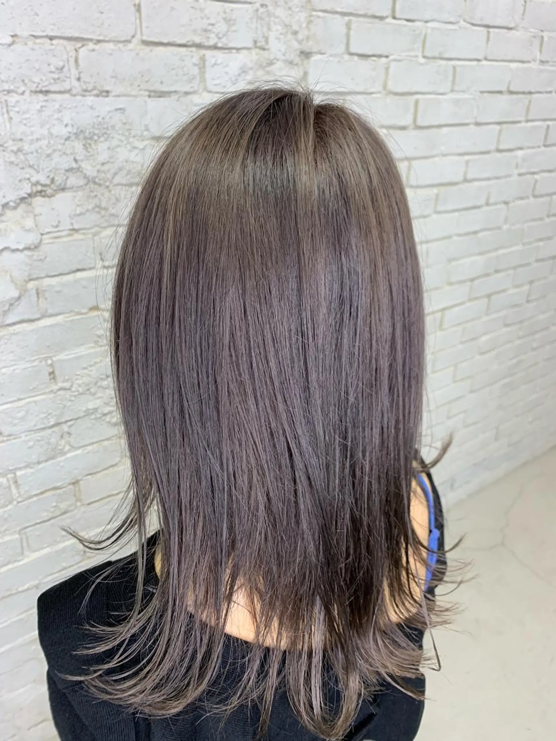 セミロング カラー アッシュ アッシュグレー LUXBE LUCE那覇イオン店所属・LUXBE LUCEのヘアスタイル