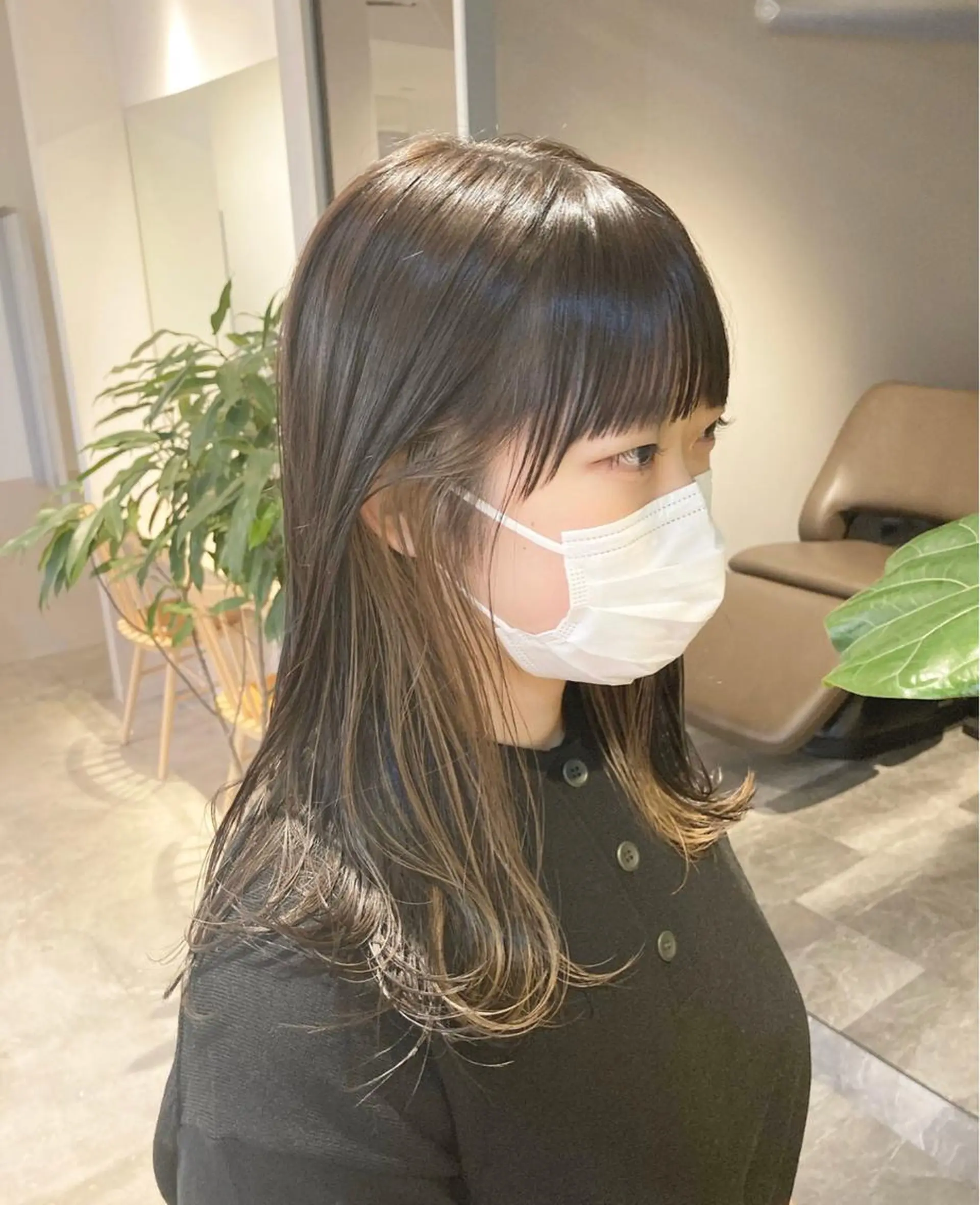 ミディアム カラー ベージュカラー ハイトーンカラー ハイトーンベージュ インナーカラー 鈴木 真司のヘアスタイル