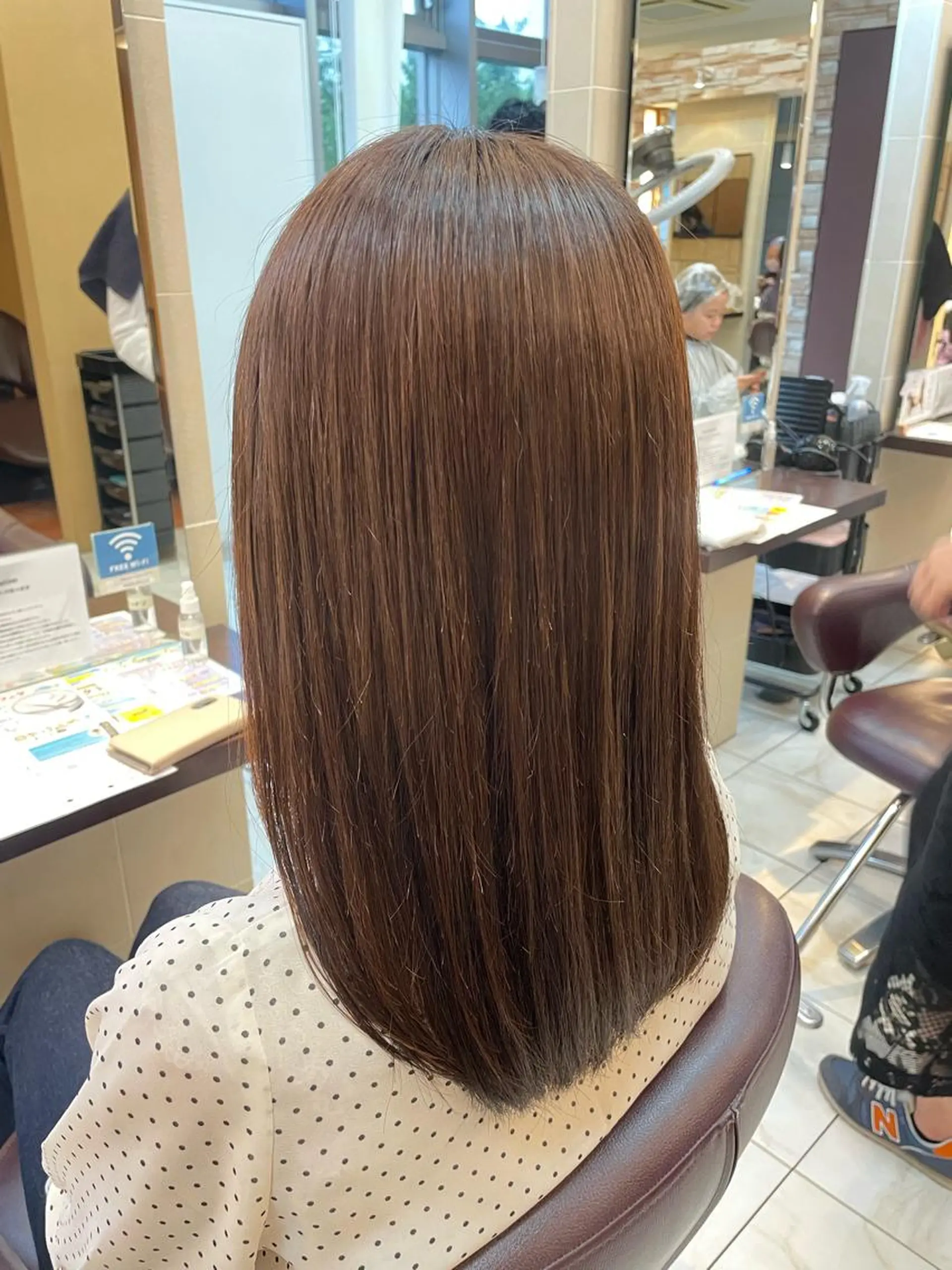 セミロング 縮毛矯正 トリートメント 肌までキレイ見え✨️ 赤み消し特化のヘアスタイル