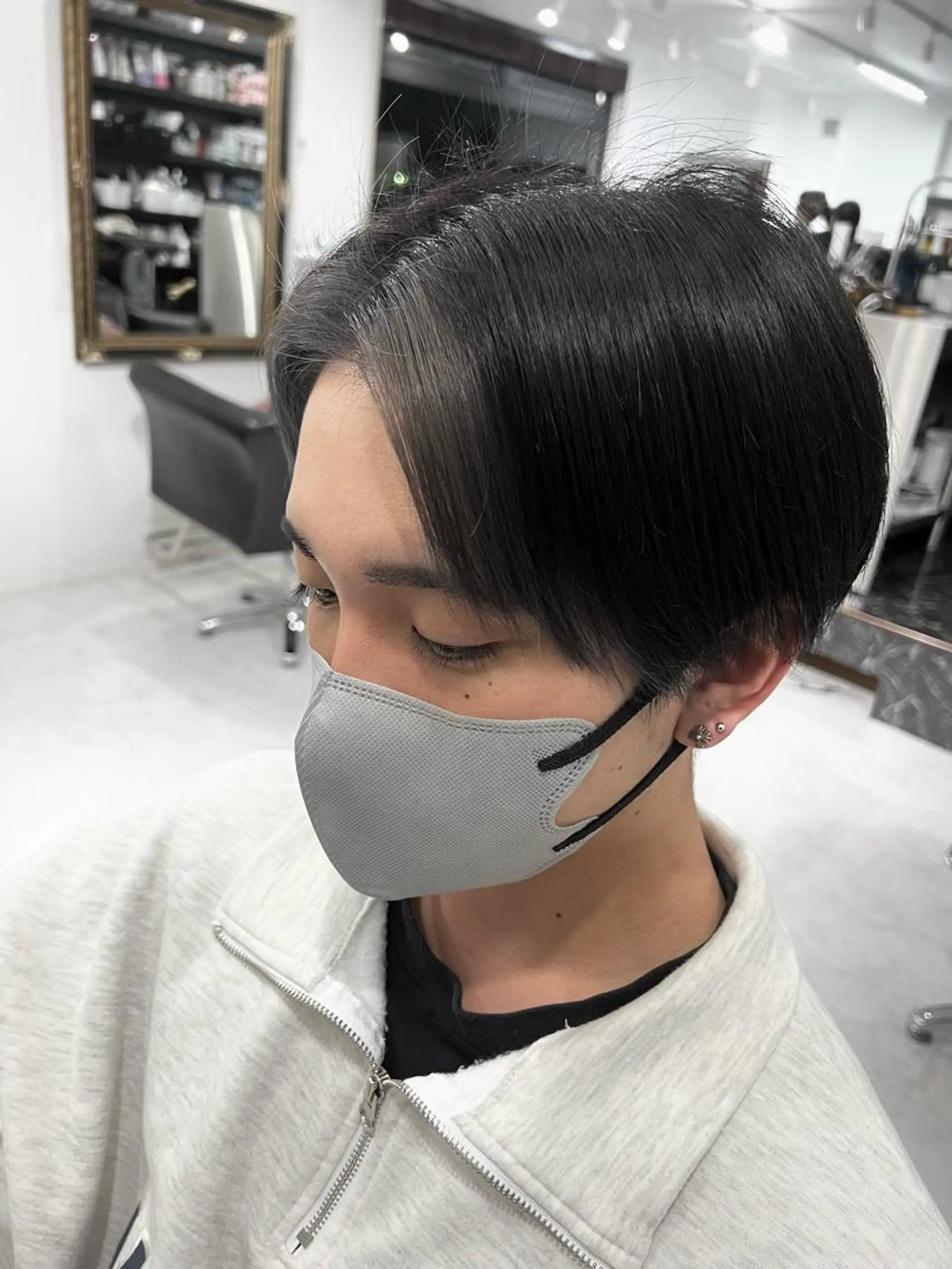 ショート カラー ヘアアレンジ メンズ メンズブリーチ ブリーチ シルバー ヘアカラー 飛田 楓信のヘアスタイル