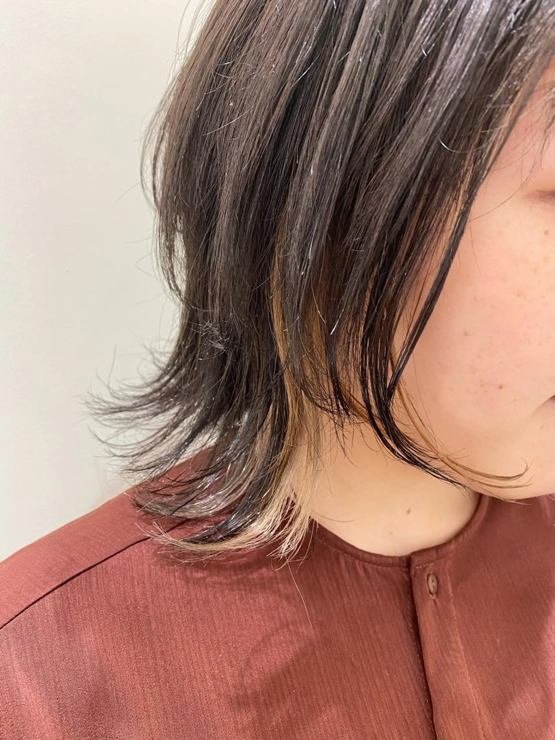ミディアム カラー プレイングカラー🤍 細めハイライトのヘアスタイル