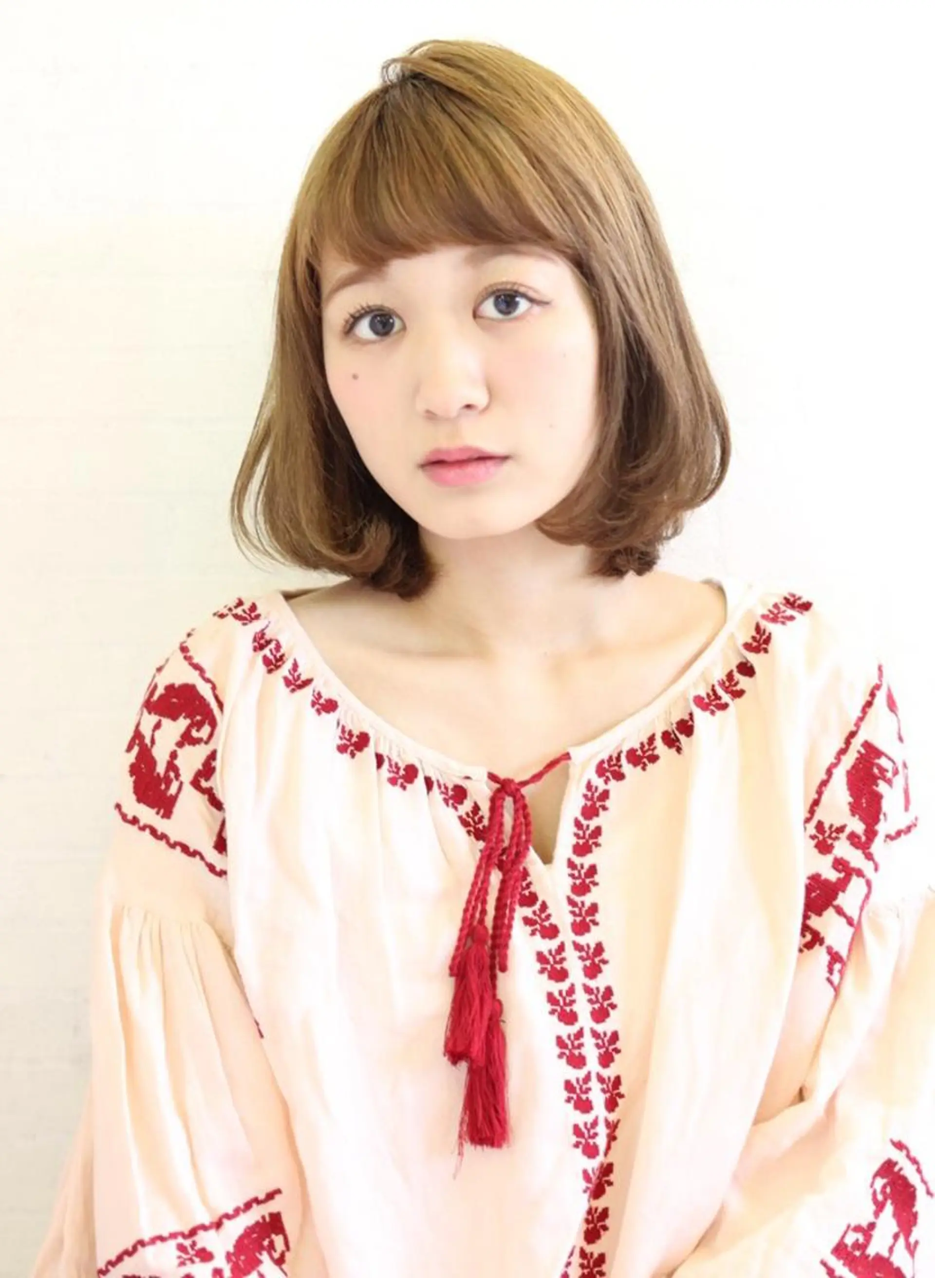 ミディアム カラー ボブレイヤー ボブ レイヤーカット 齋藤 咲のヘアスタイル