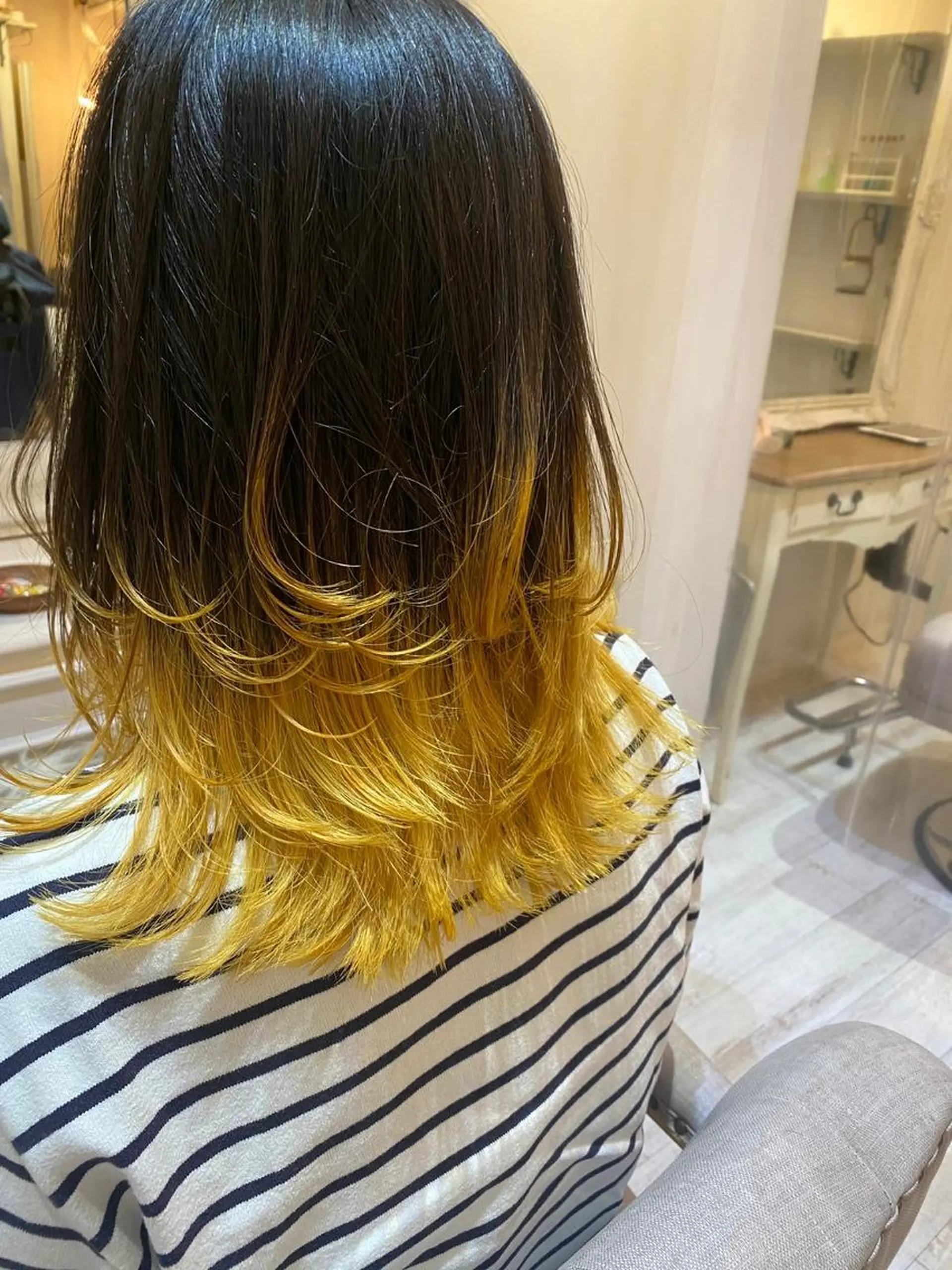 カラー セミロング セミロングパーマ アディクシーカラー アクアカラー アッシュ バレイヤージュ N° uairo 川崎西口店のヘアスタイル