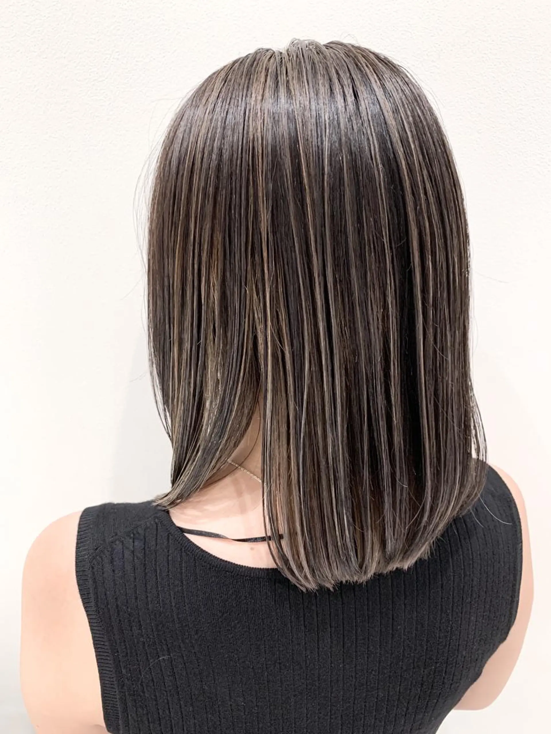 セミロング 🍀ケアブリーチ カラー🍀坂井のヘアスタイル