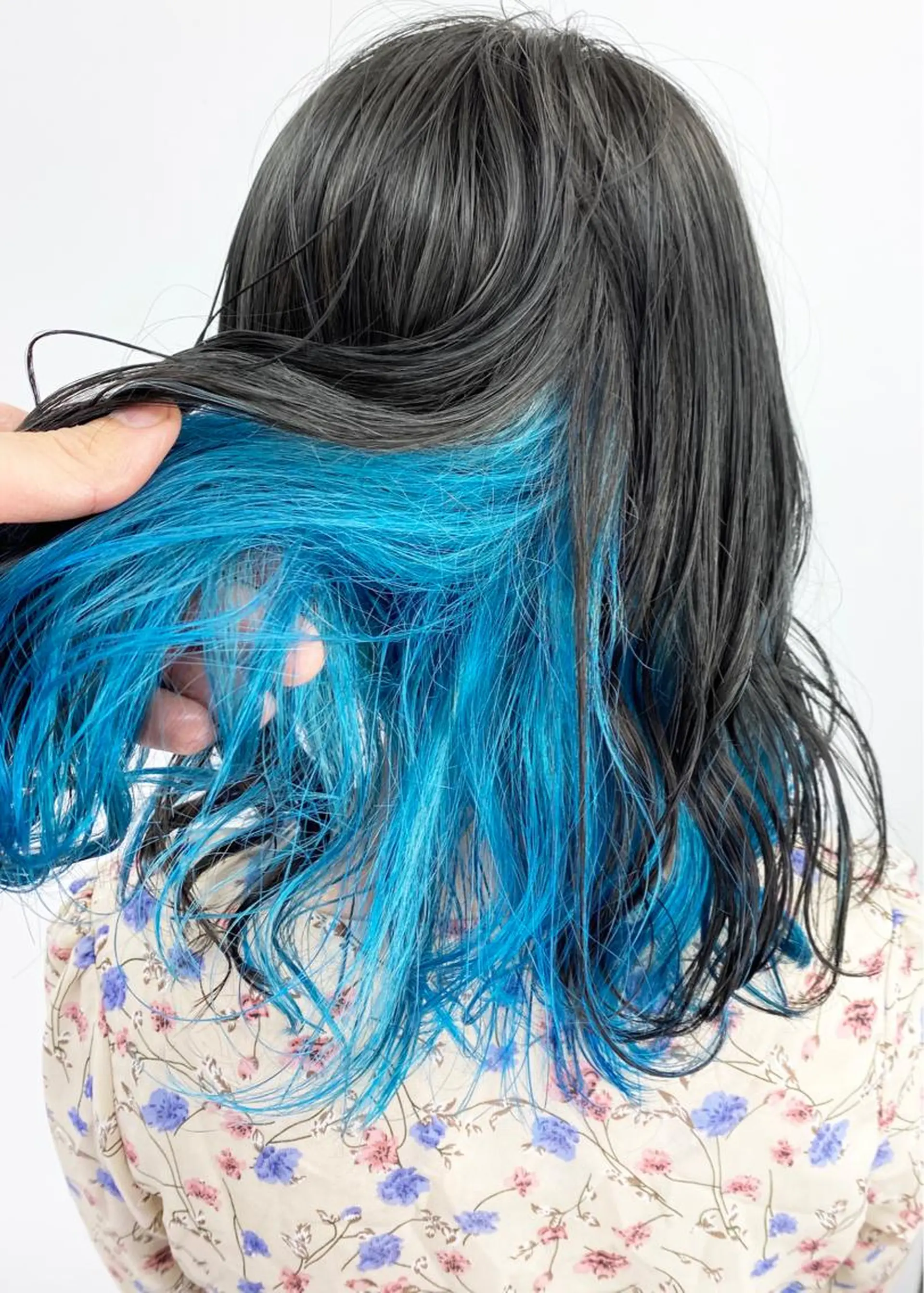 ミディアム カラー ブルーカラー インナーカラー ヘアカラー トリートメント 大橋 拓巳のヘアスタイル