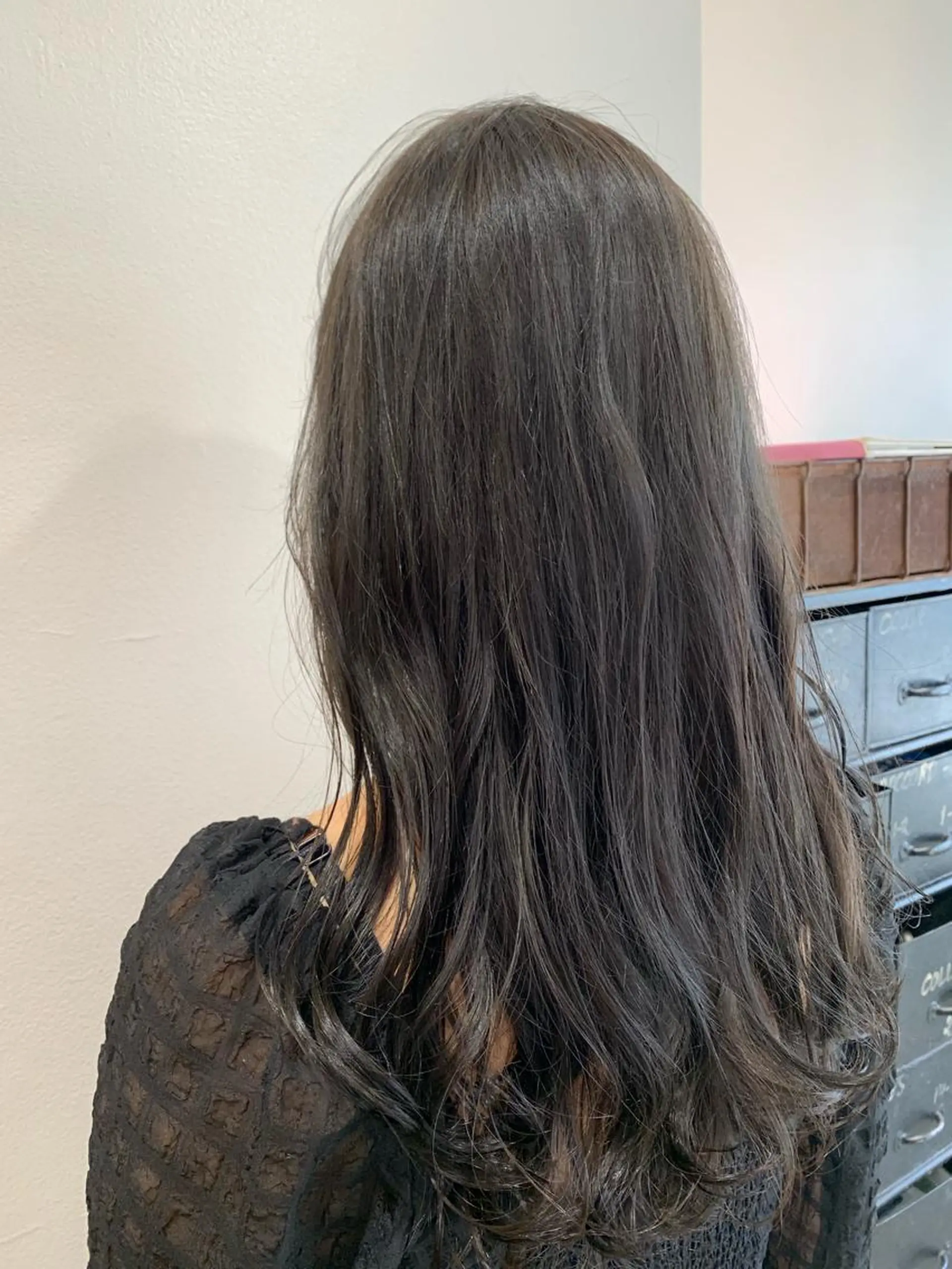 ロング カラー グレージュ ヘアカラー トリートメント 山崎 澪 レイヤーカット/大宮のヘアスタイル