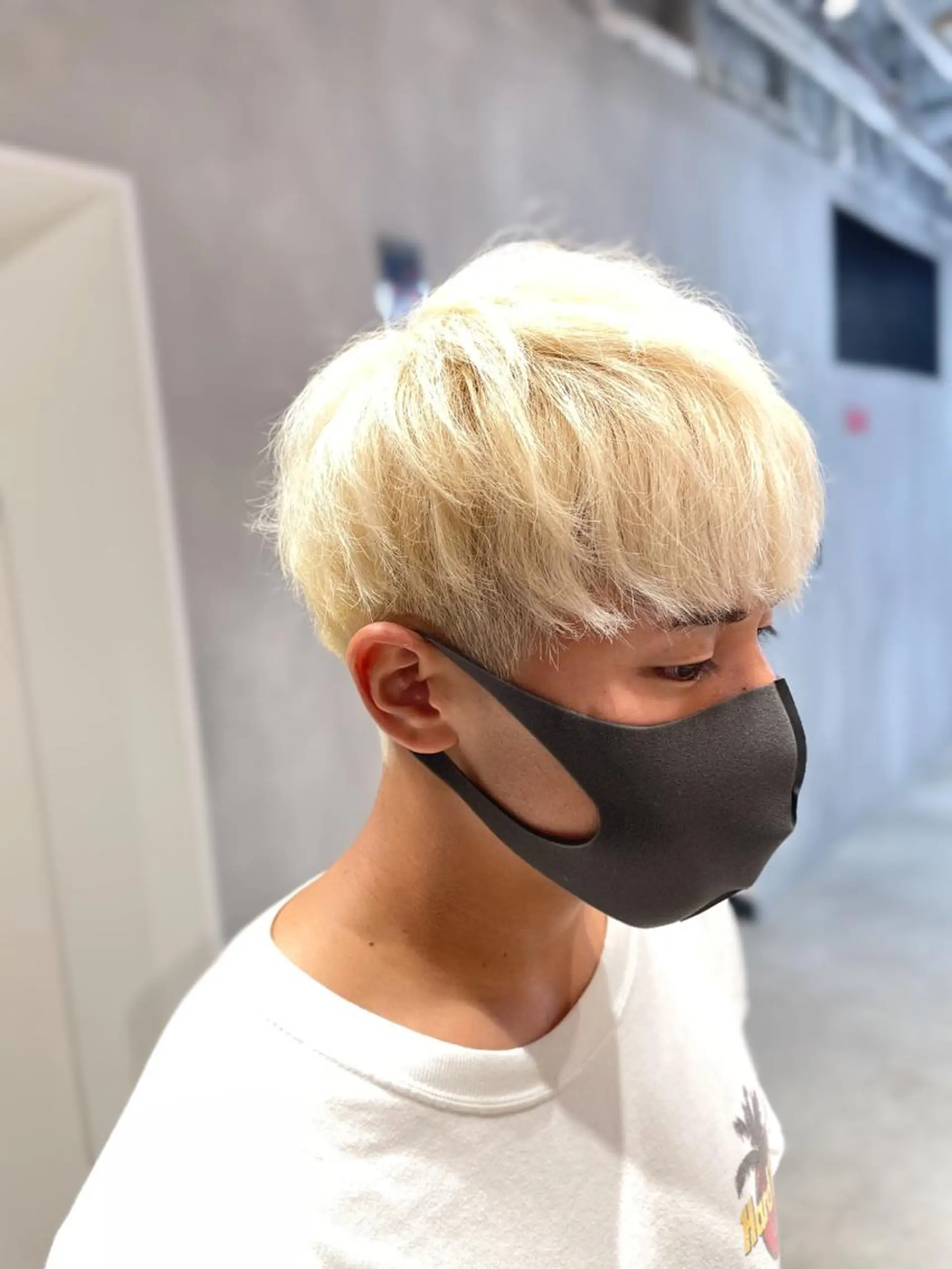 ショート カラー メンズ ヘアカラー トリートメント ヘアセット meme原宿所属・ブロンド・ハイトーン ／遠藤将太のヘアスタイル