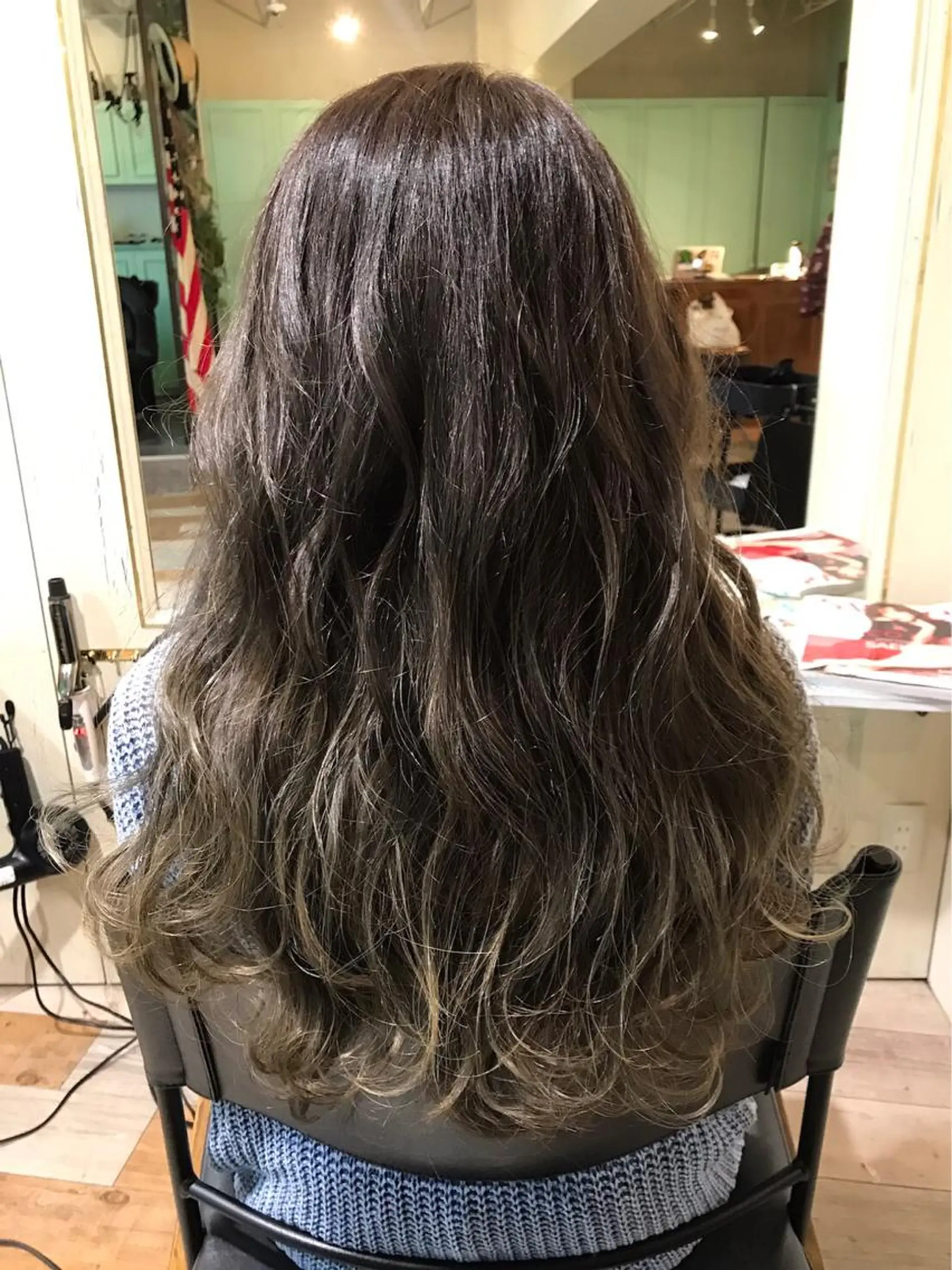 ロング カラー グレージュ ハイライトカラー ハイライト カット ヘアカラー トリートメント ヘッドスパ TOPstylist ✂️フセケイタ✂️のヘアスタイル
