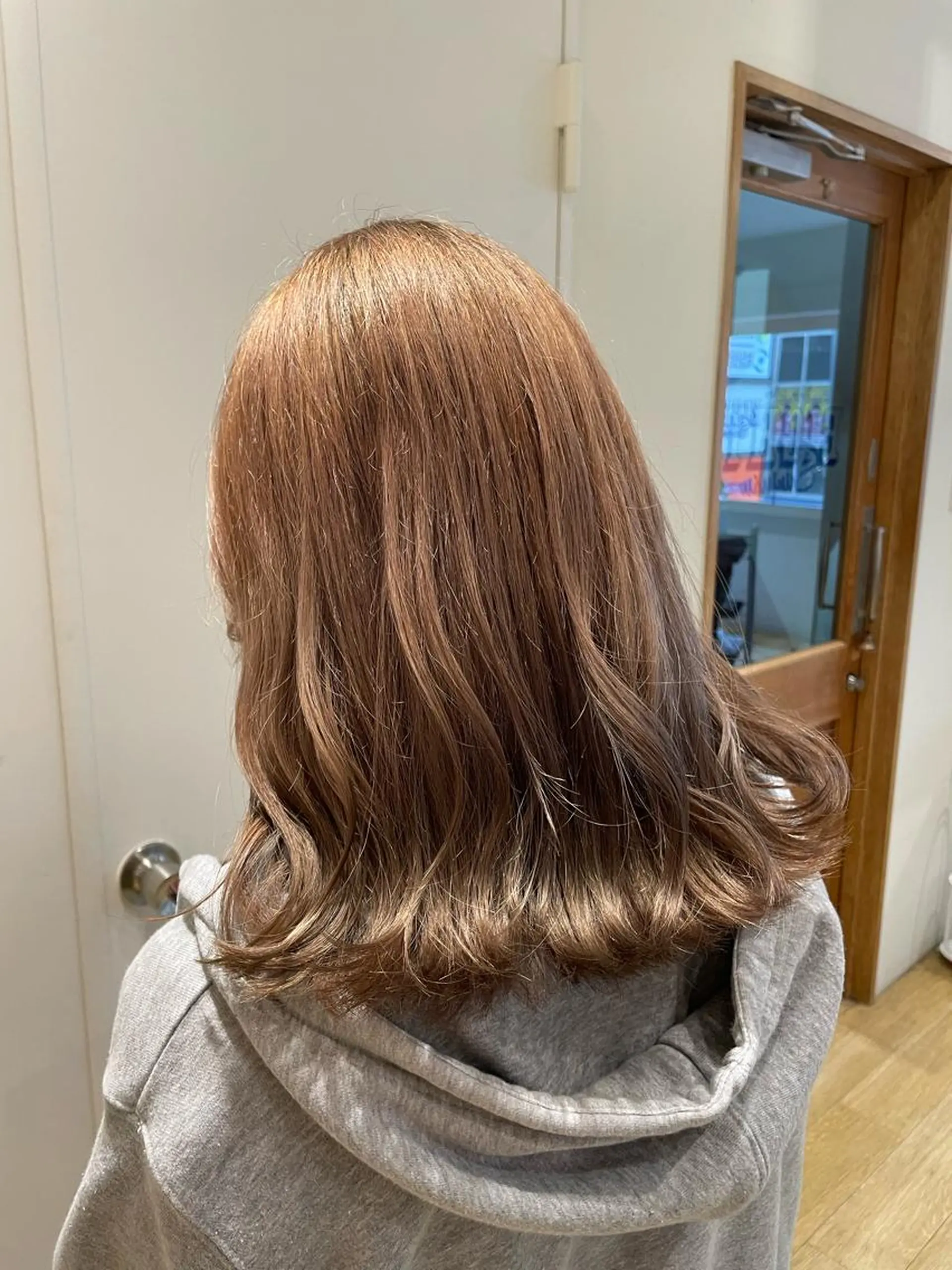セミロング カラー パーマ ヘアアレンジ メンズ ネイル マツエク・マツパ アイブロウ メンズブリーチ メンズハイトーン メンズインナーカラー メンズ韓国風 マッシュ 新宿　副店長 新井彩斗のヘアスタイル