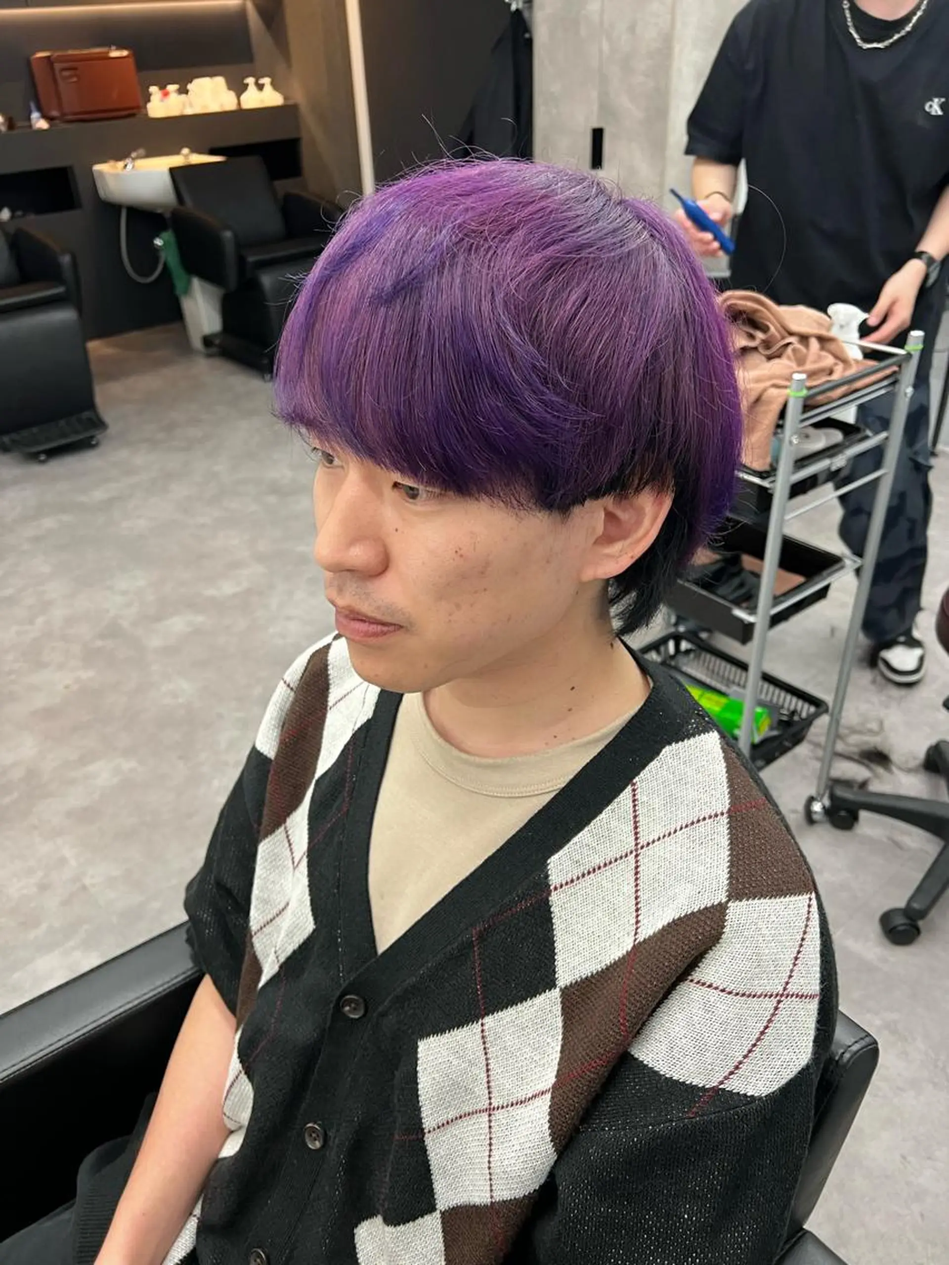 ショート カラー メンズ メンズブリーチ 黒髪 ブリーチ バイオレットカラー トリートメント 【曲がる縮毛矯正】 モデル募集🙋カツヤのヘアスタイル