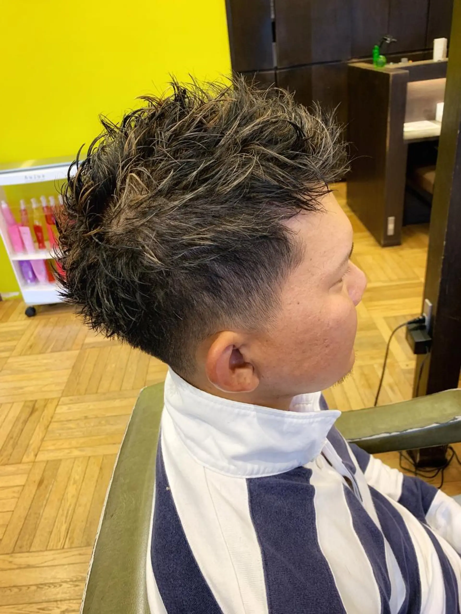 メンズ メンズハイライト 佐藤 ナルトのヘアスタイル