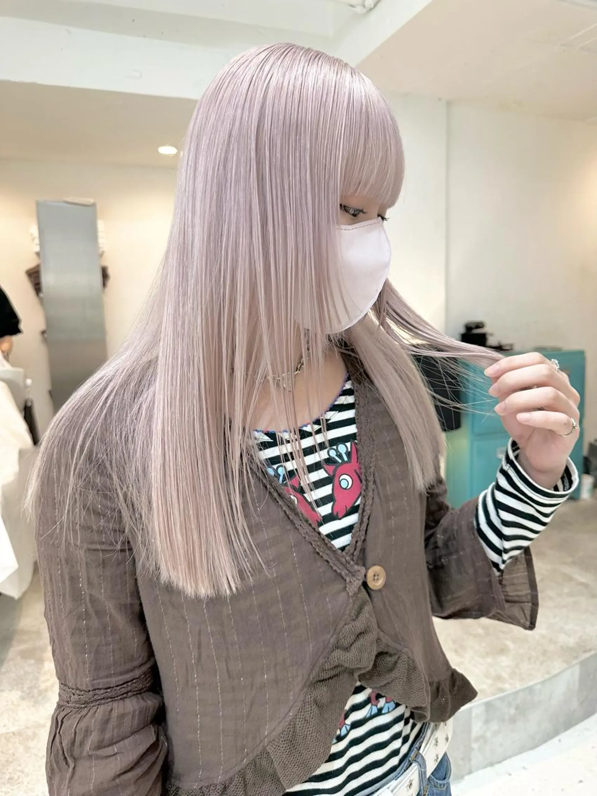 セミロング カラー ヘアカラー トリートメント kai .のヘアスタイル