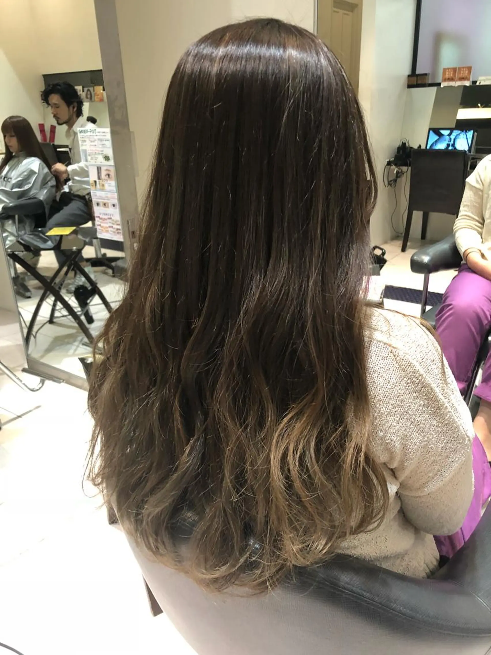 ロング カラー グラデーションカラー グレージュ 眉毛/まつげ 山川　あやめの眉毛・アイブロウイメージ