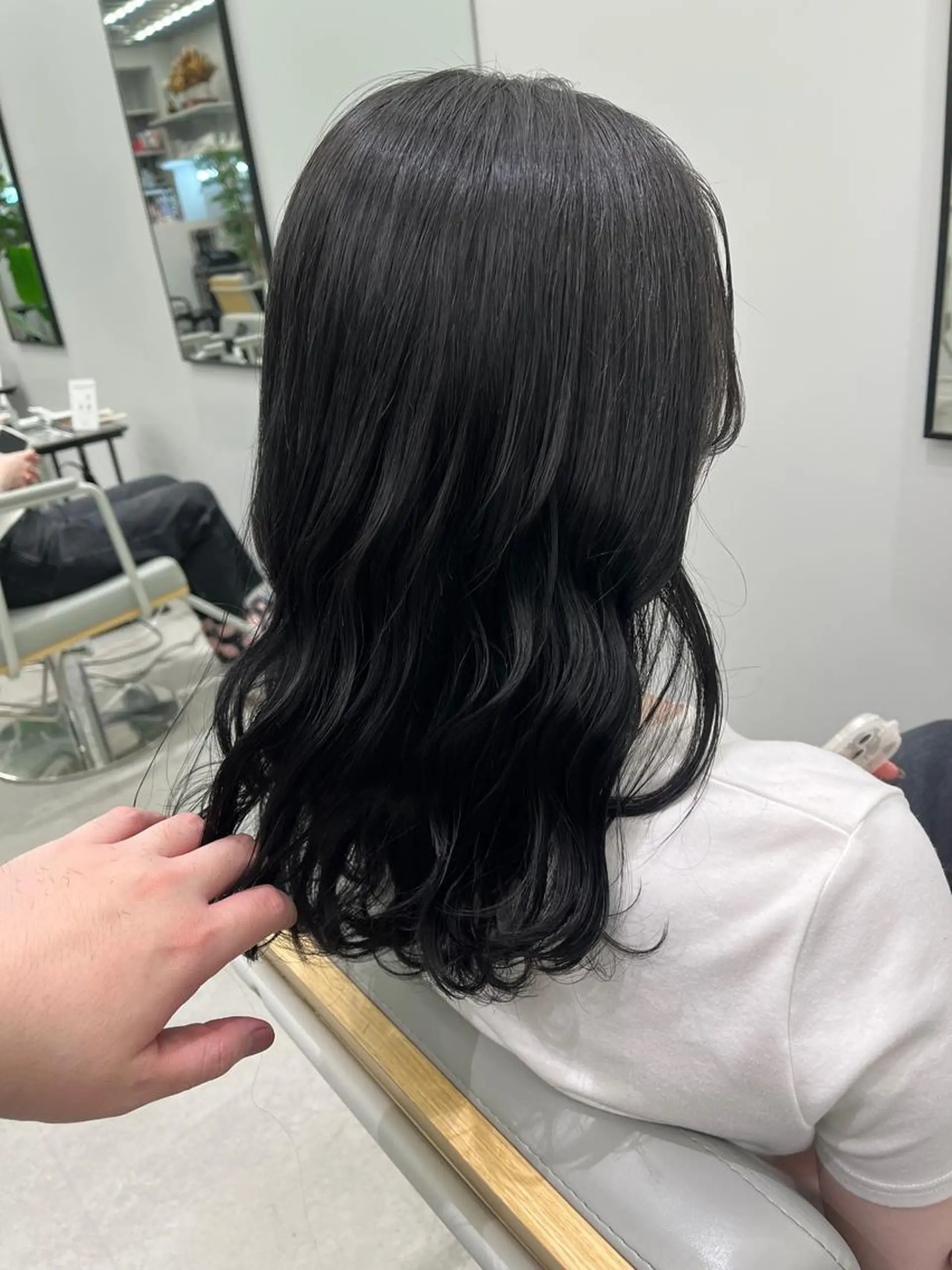 ミディアム 菅 樹希弥のヘアスタイル
