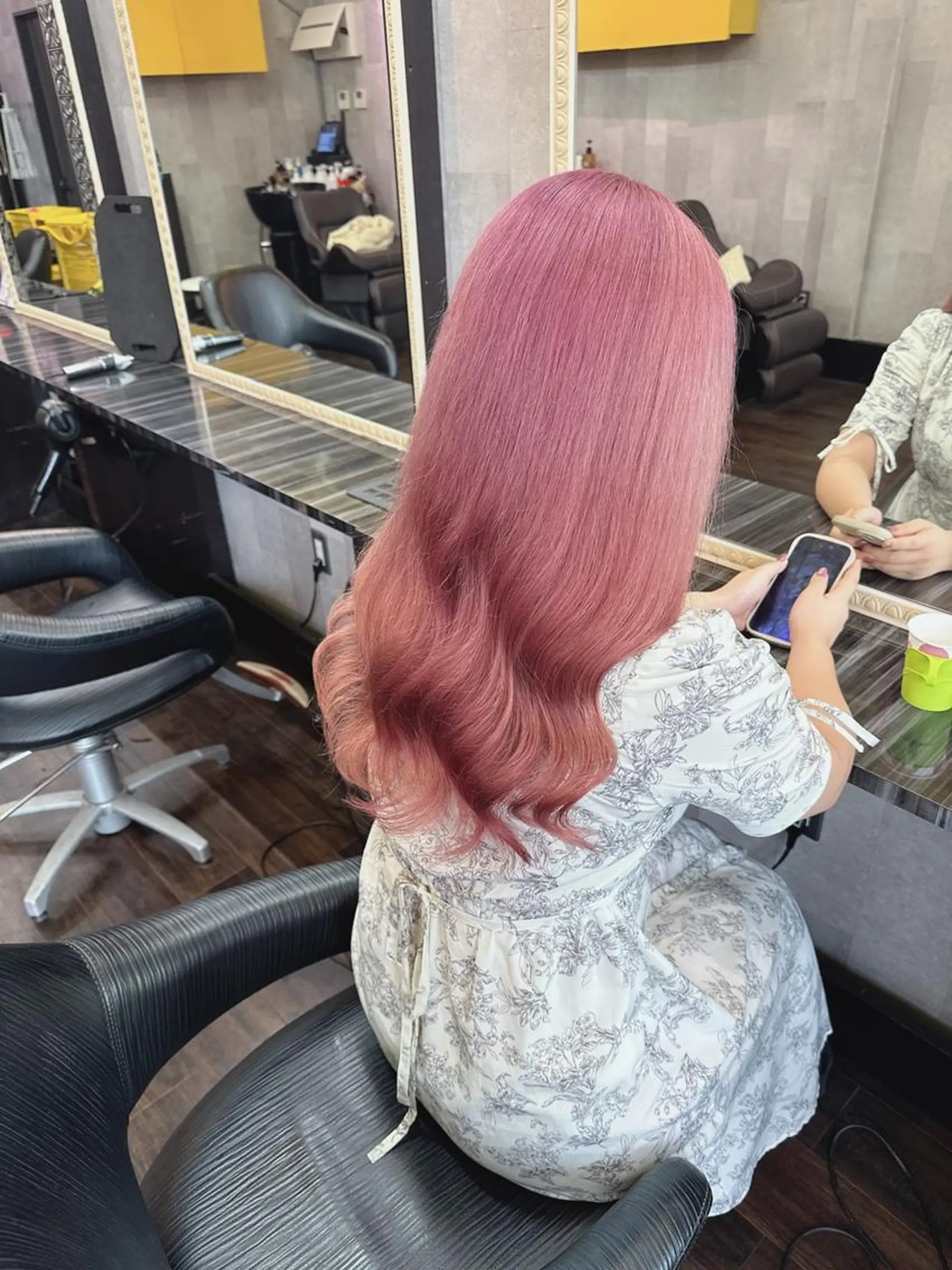 ロング カラー ヘアカラー トリートメント 小野 裕子のヘアスタイル