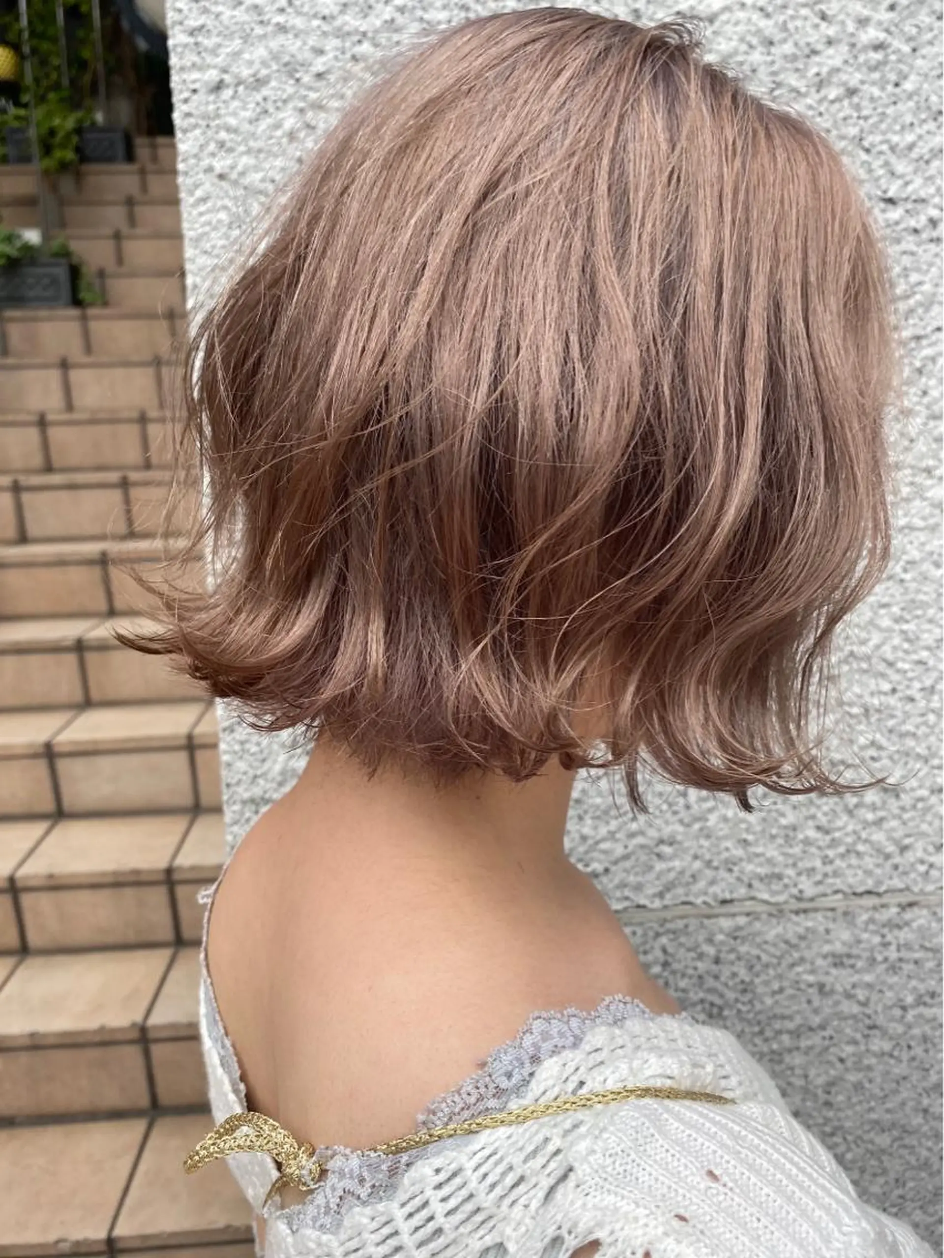 ショート カラー ヘアカラー トリートメント ☘️ブリーチ/ハイト ーン/レイヤー/のヘアスタイル