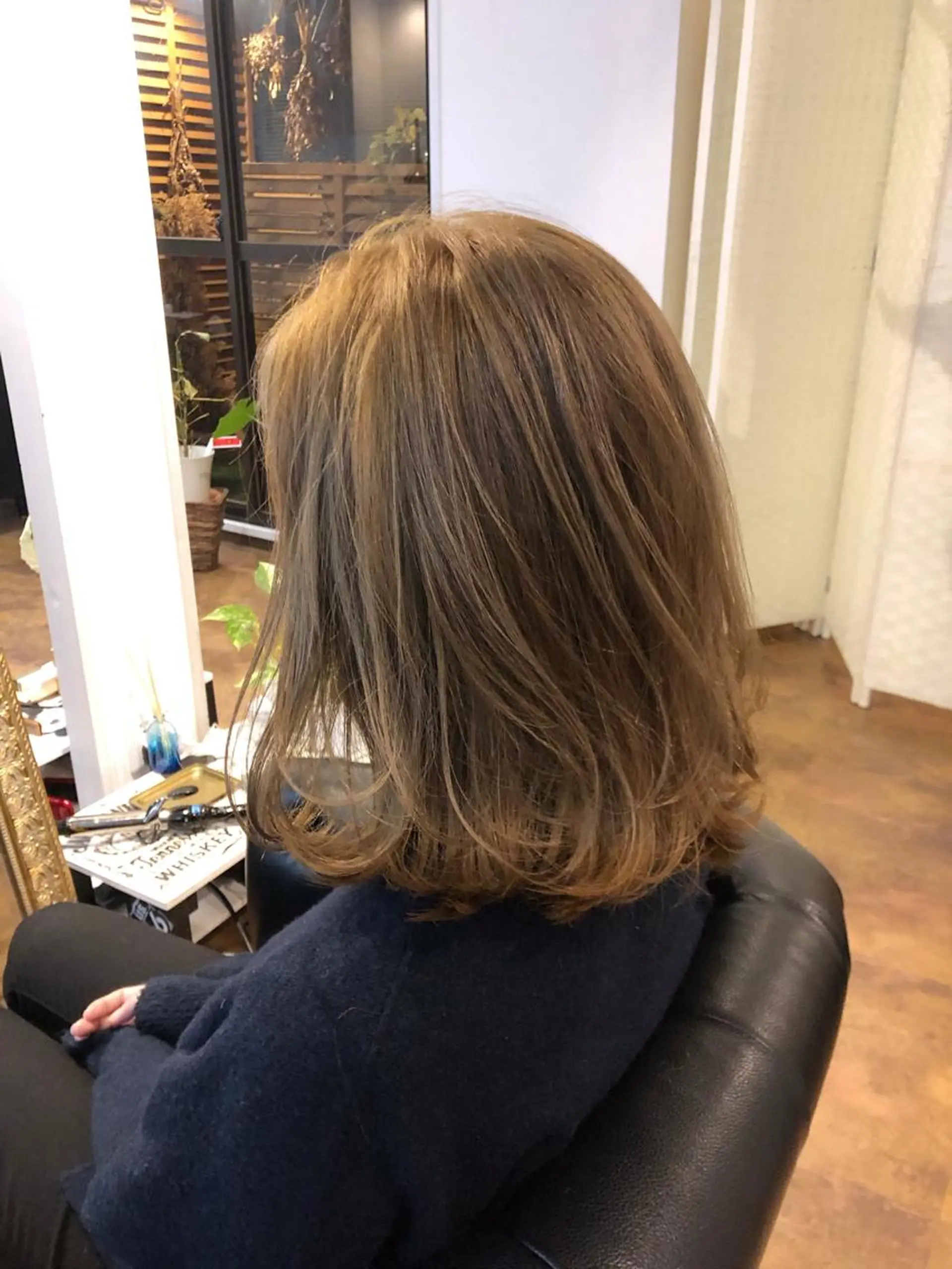 ミディアム カラー カット ヘアカラー トリートメント フリーランスヘアスタイリスト所属・NAKA MURAのヘアスタイル