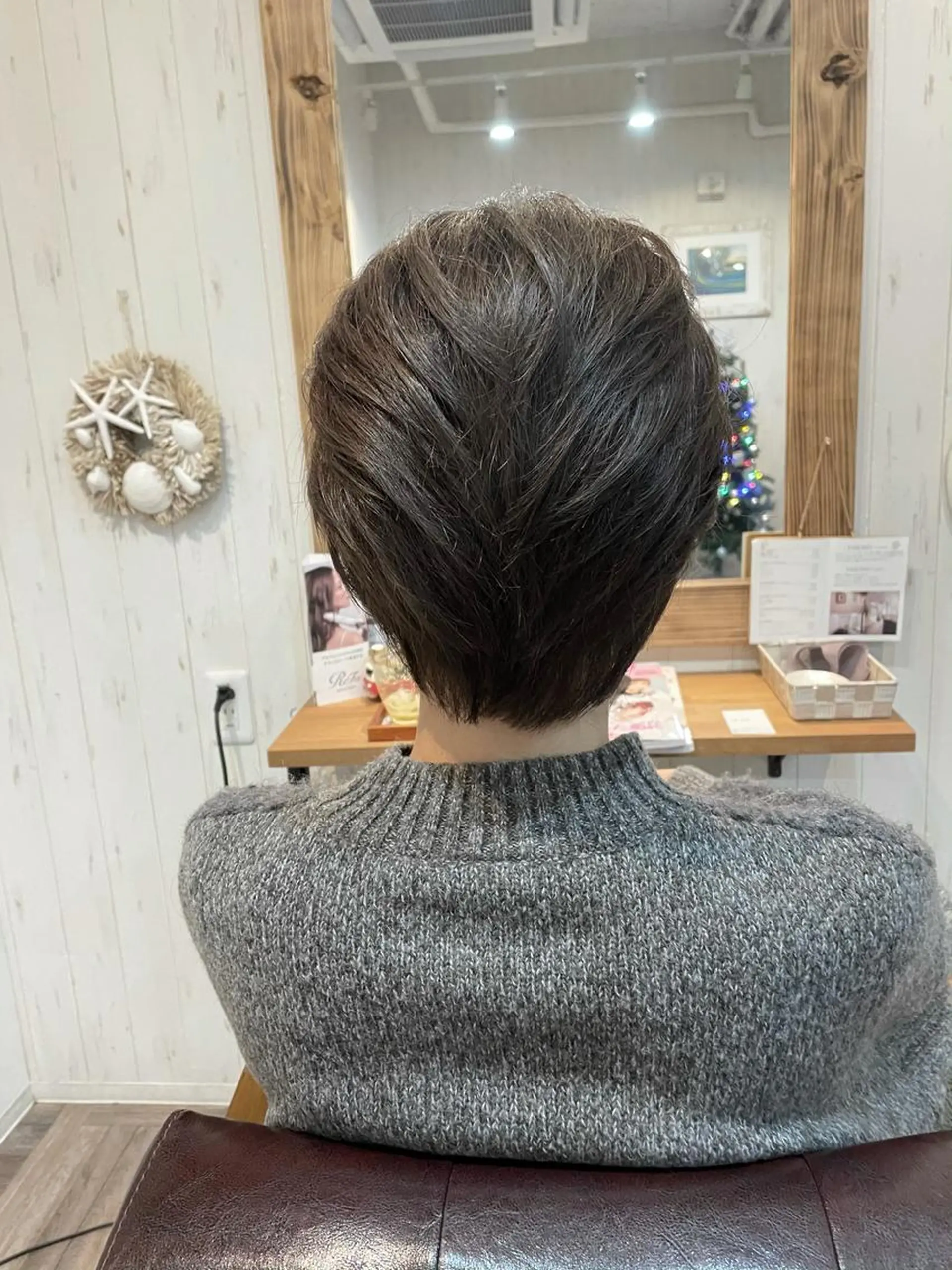 ショート カラー ブルーカラー 透明感カラー 小阪 将司のヘアスタイル