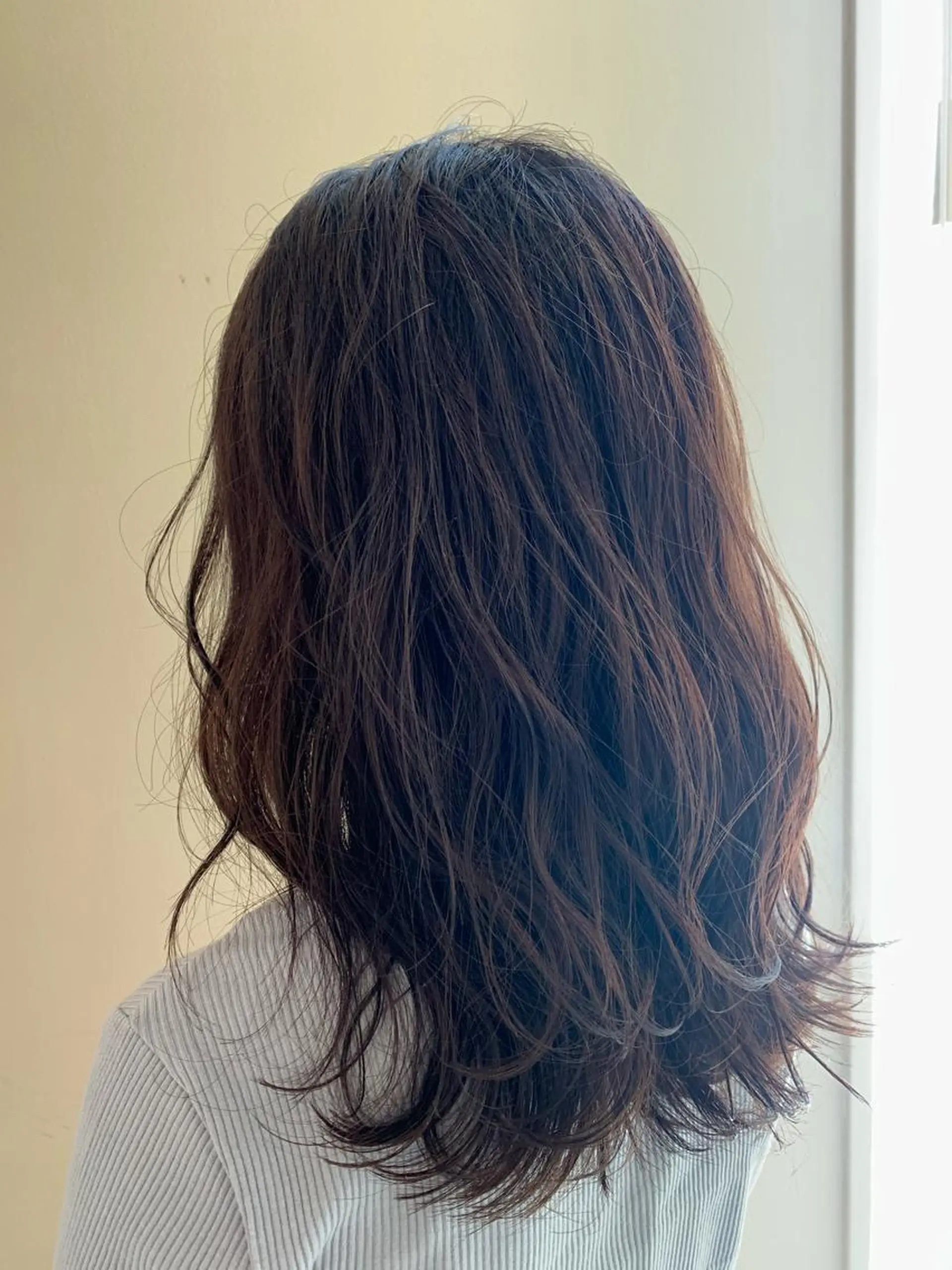 ミディアム 似合わせカット カット ヘアカラー トリートメント デザインカラー🕊 石井萌のヘアスタイル