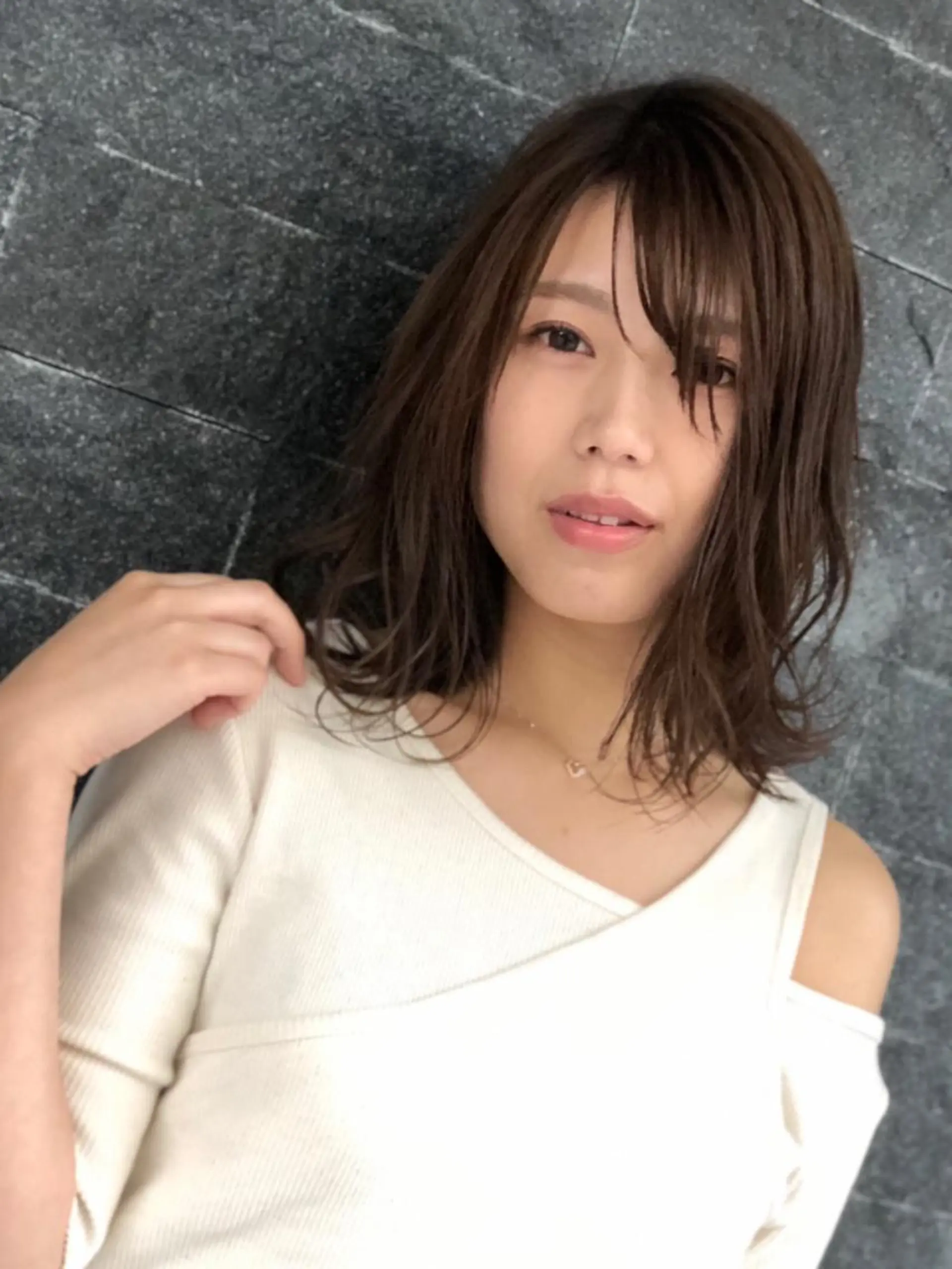 セミロング カラー ブラウンカラー シースルーバング カット ヘアカラー トリートメント Clay所属・及川 祐輔のヘアスタイル