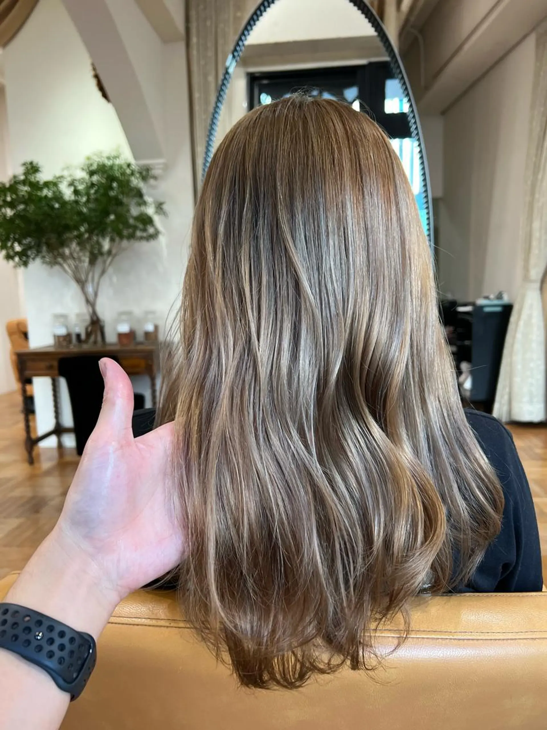 セミロング カラー ベージュカラー ブリーチ ケアブリーチ デザインカラー ダブルカラー Of HAIR所属・✨デザインカラー✨ ハイトーン　森貴章のヘアスタイル