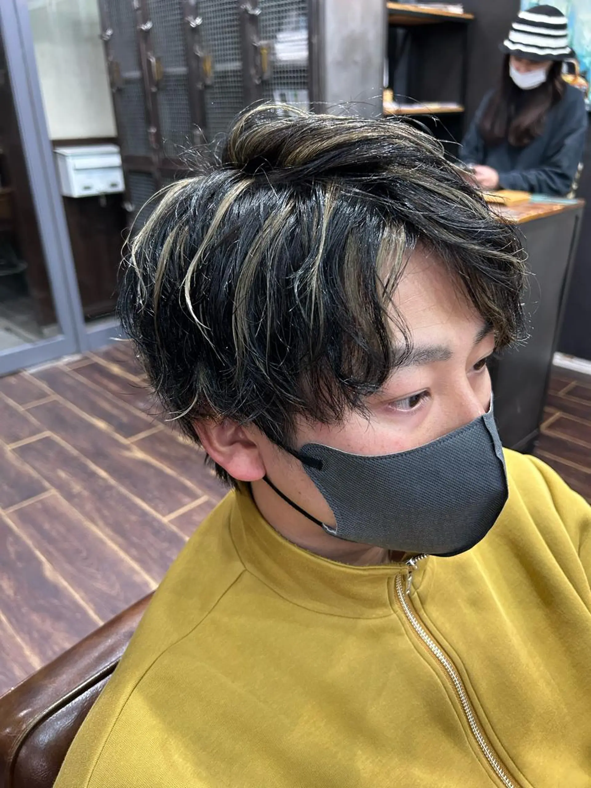 カラー メンズ 荒木 真衣のヘアスタイル
