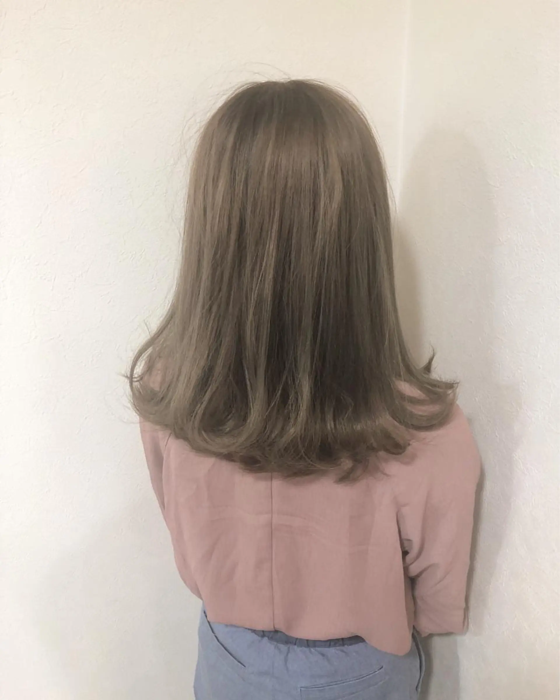 ロング カラー ベージュカラー ミルクティーベージュ レイヤーカット 縮毛矯正 山崎 雄太のヘアスタイル