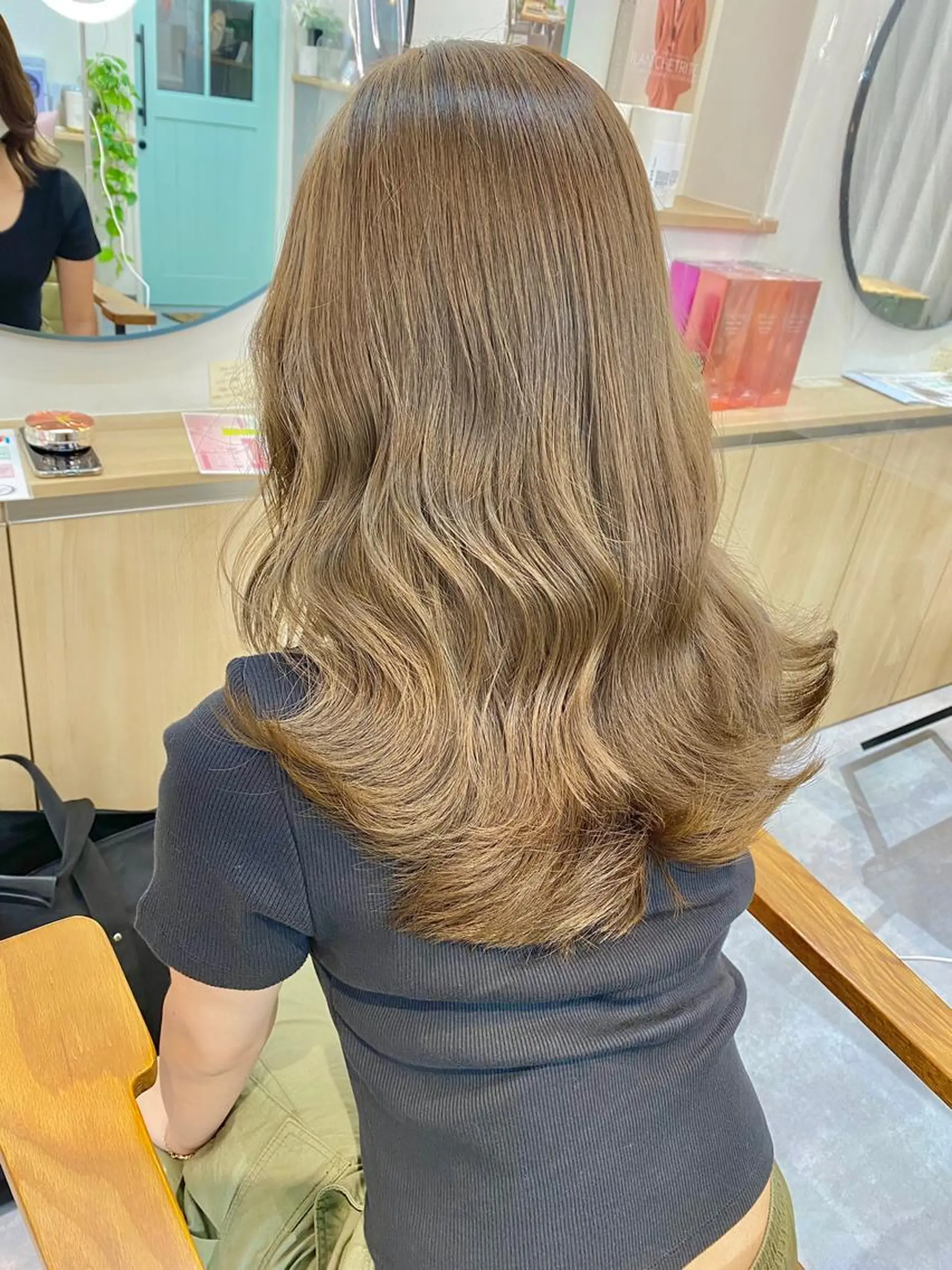 セミロング カラー ベージュカラー ヘアカラー トリートメント ヘアセット 💘カラー特化美容師 尾崎拓己のヘアスタイル